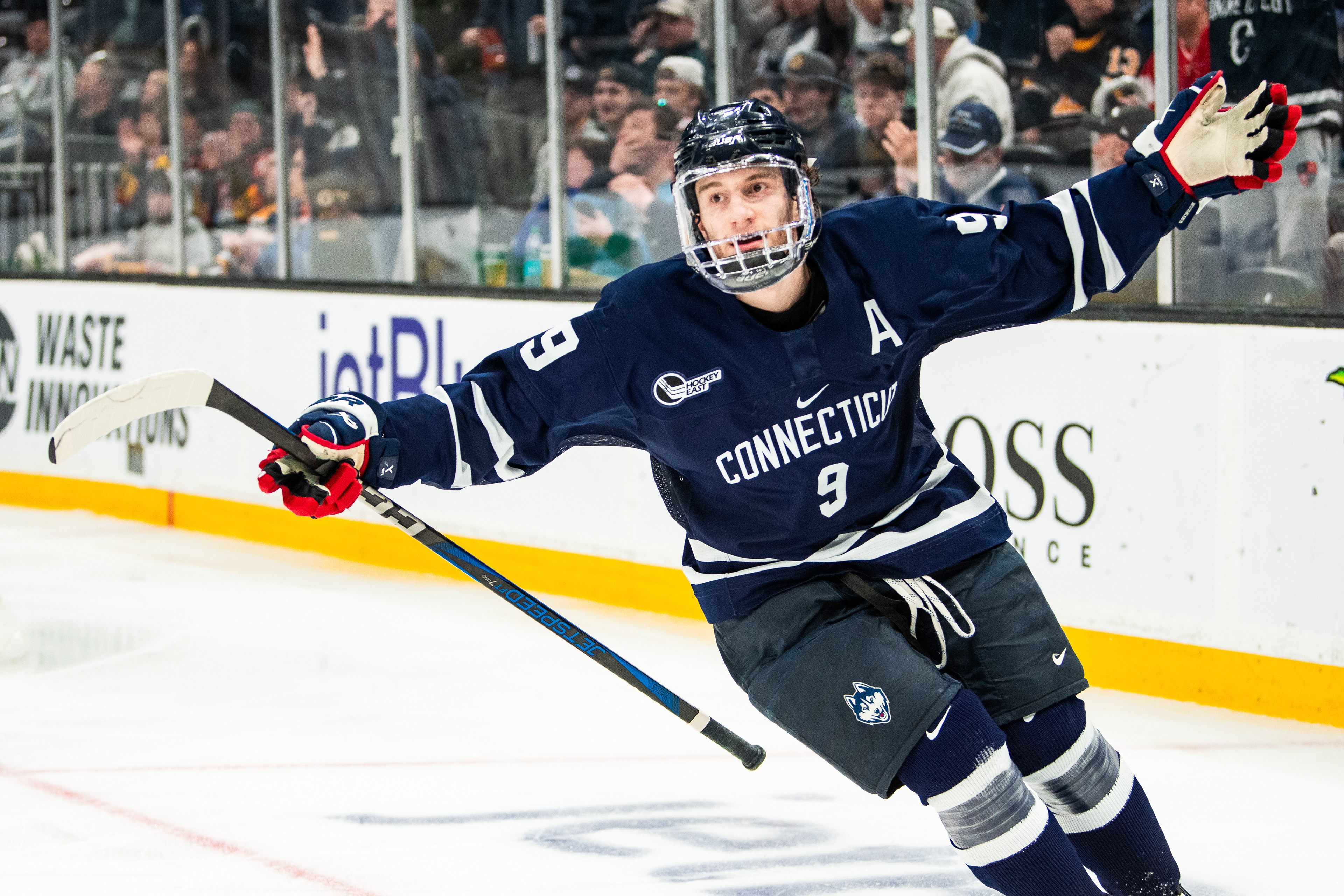 Hockey East Tournament for Hockey East 2025 : UCONN scores in semi-final