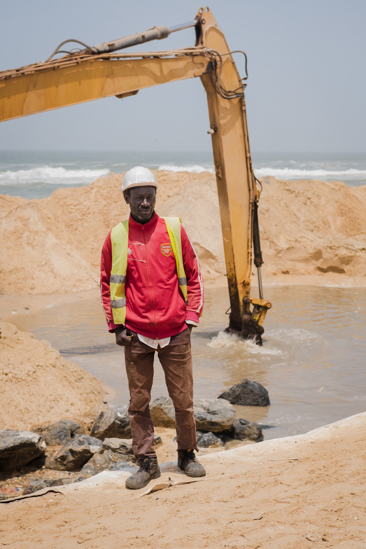 Sea-wall construction work was entrusted to the French company Eiffage. Bafall Seck (43), journeyman.