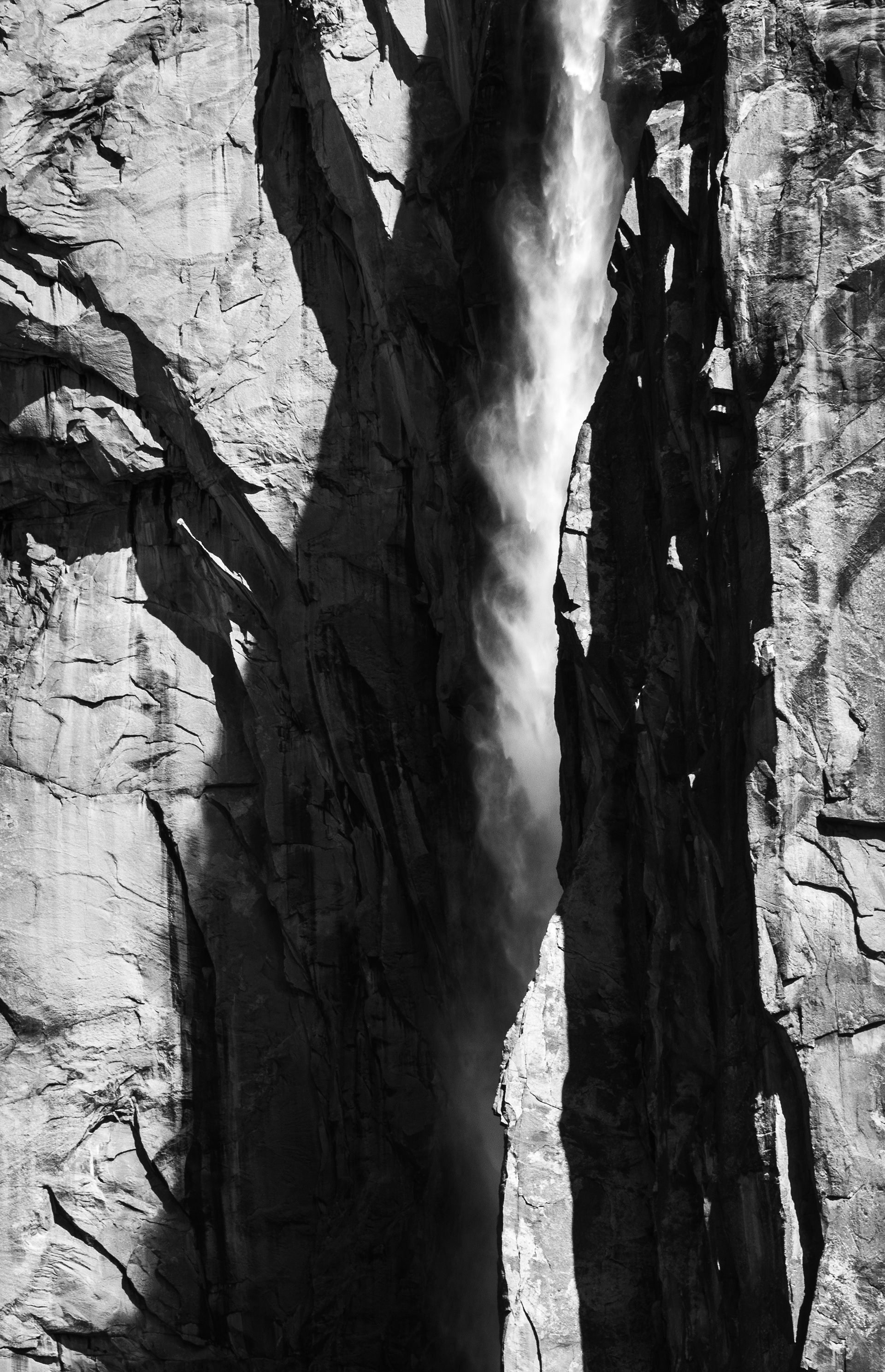 Ribbon Fall, Light and Shadows