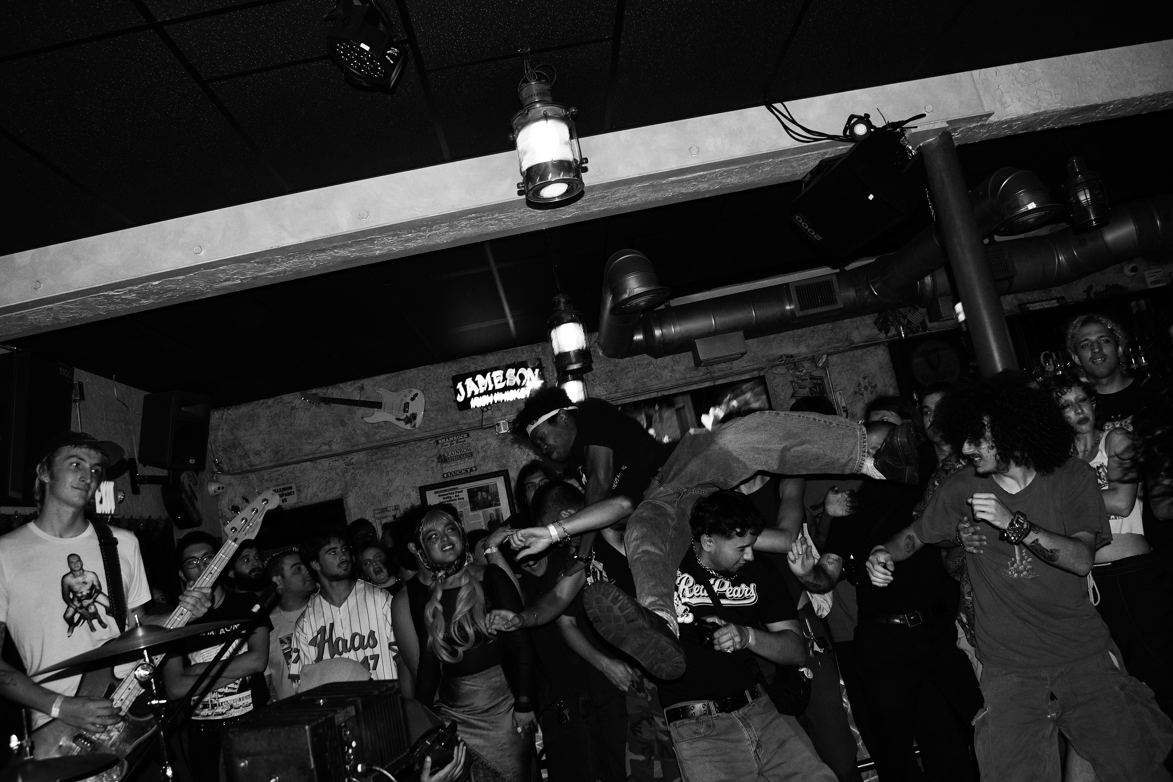 REAL PEOPLE-KELLYS PUB