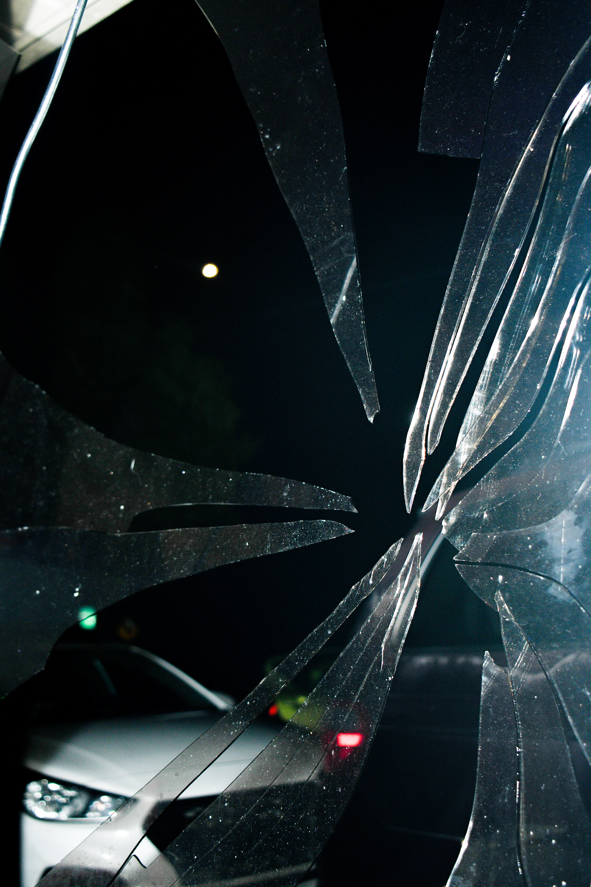 BROKEN WINDOW-TAMPA HOUSE
