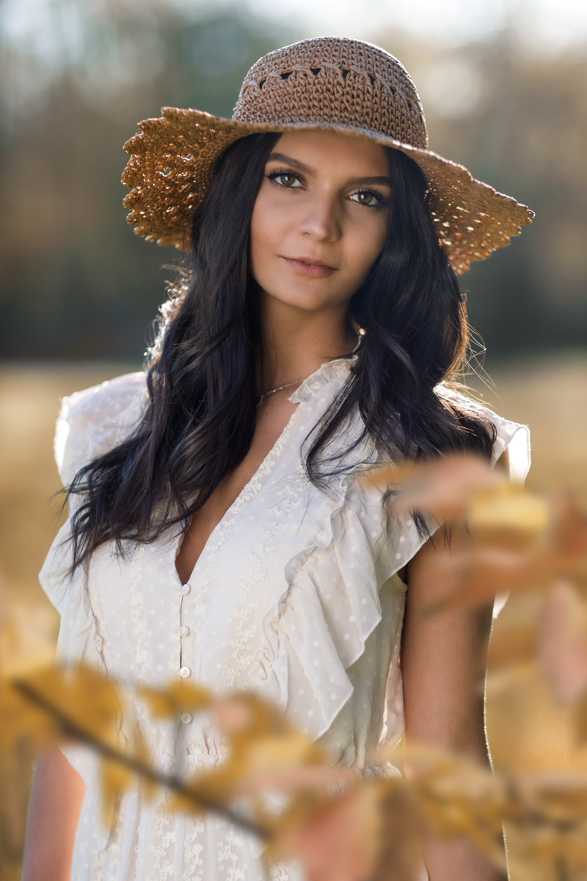 Portrait junge Frau mit Hut