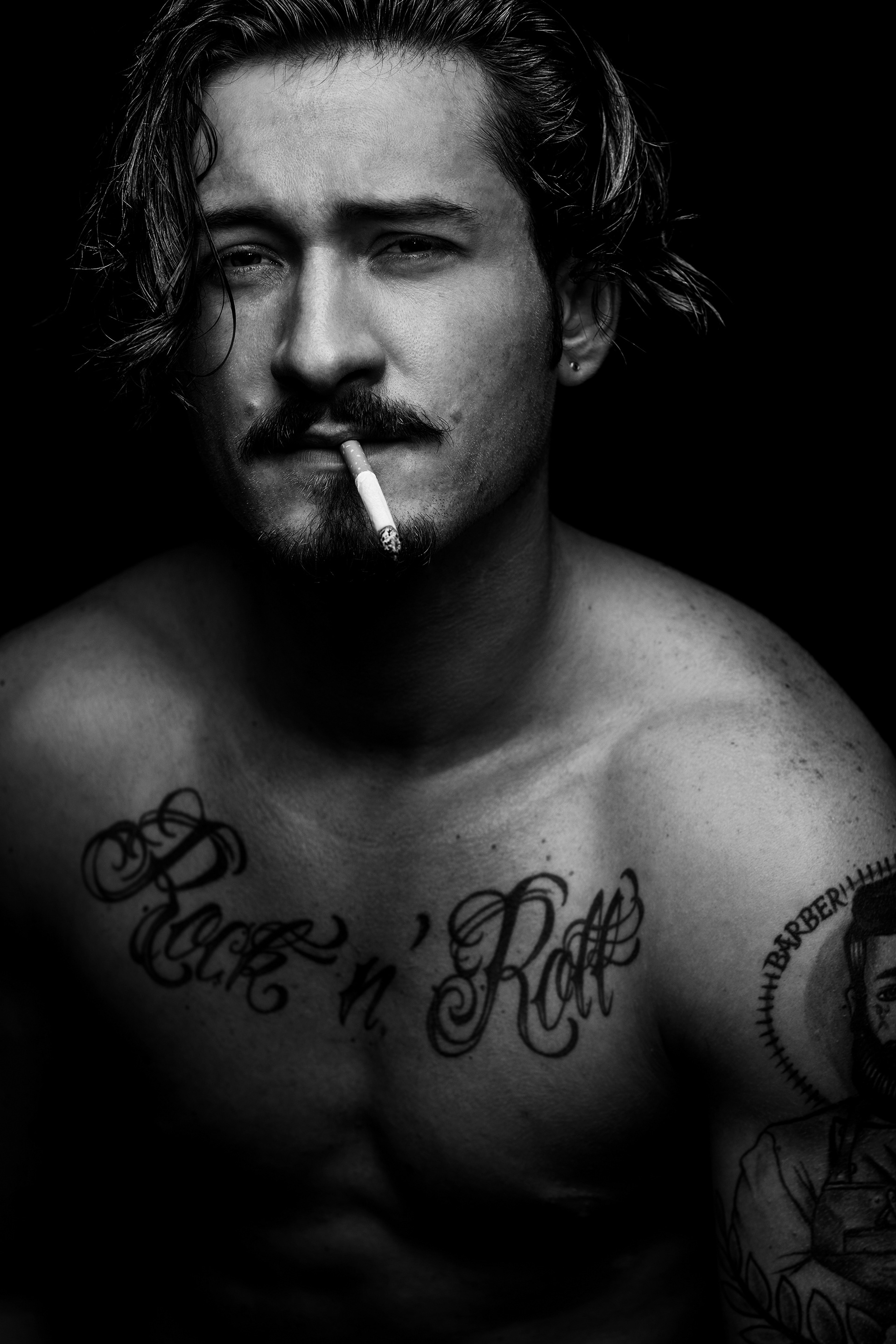 SW Portrait Mann rauchend