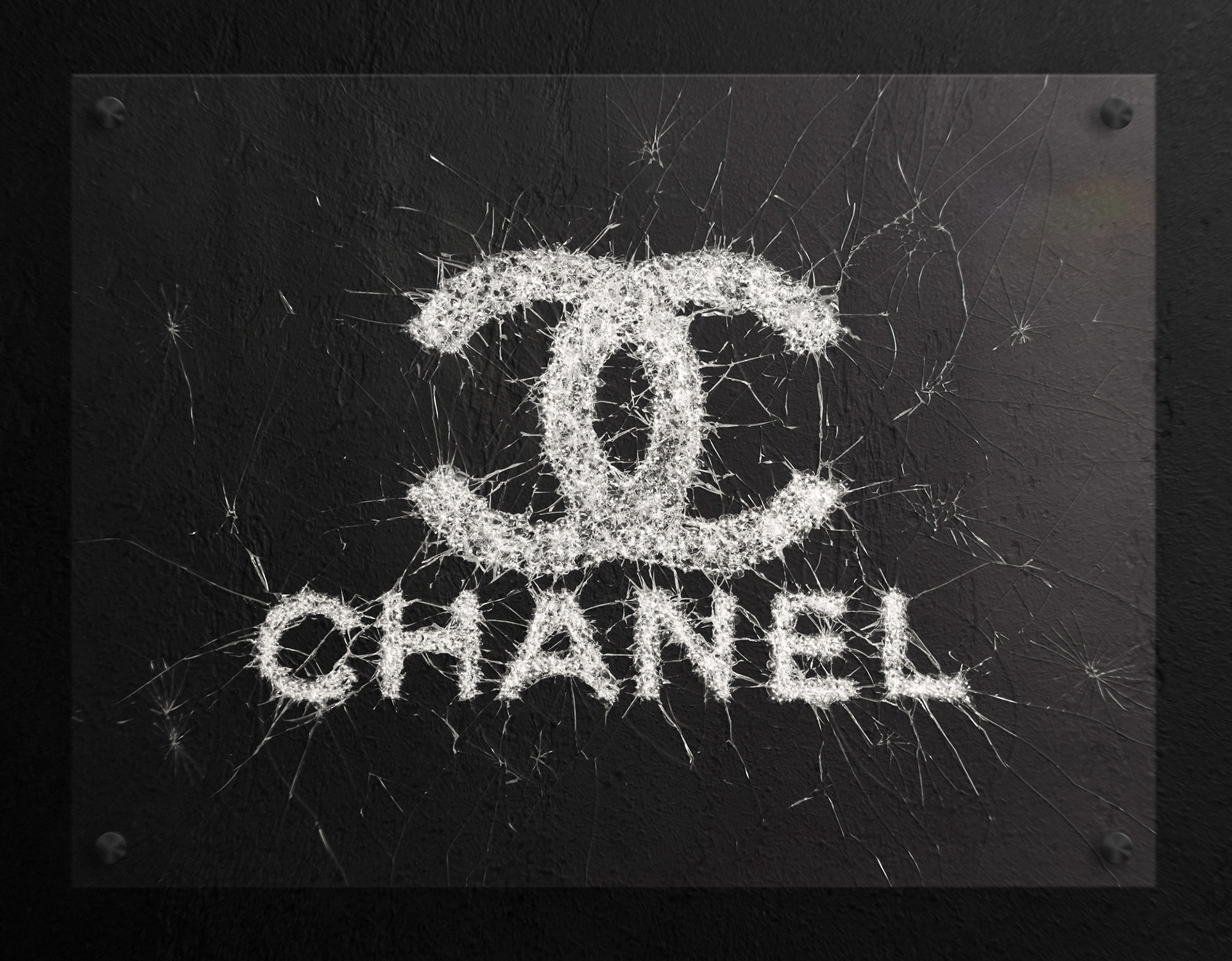 Persoonlijk naambord van glaskunst, met op maat gemaakte details en stijlvolle accenten.