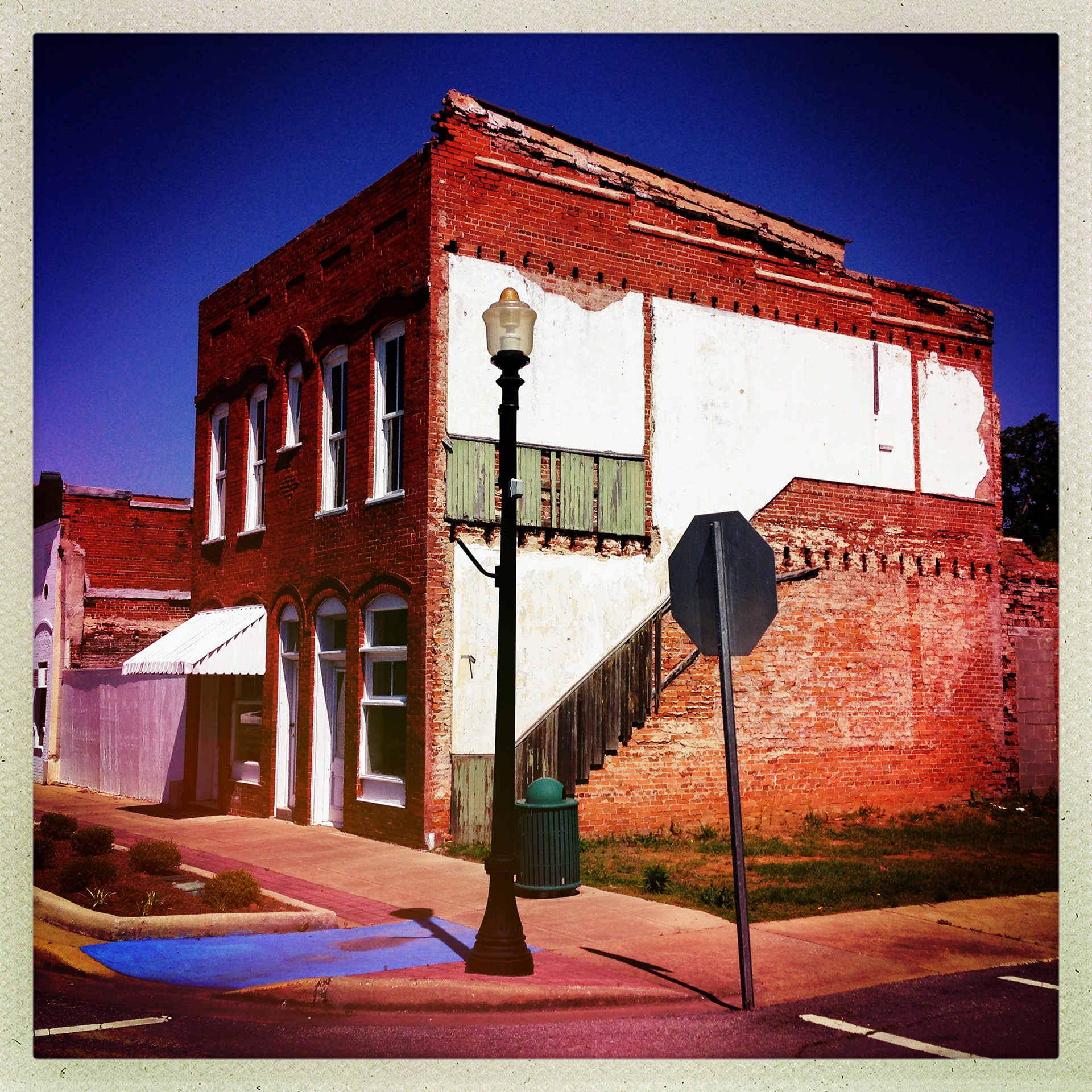 Walker Evans stayed in this former hotel in 1936.
