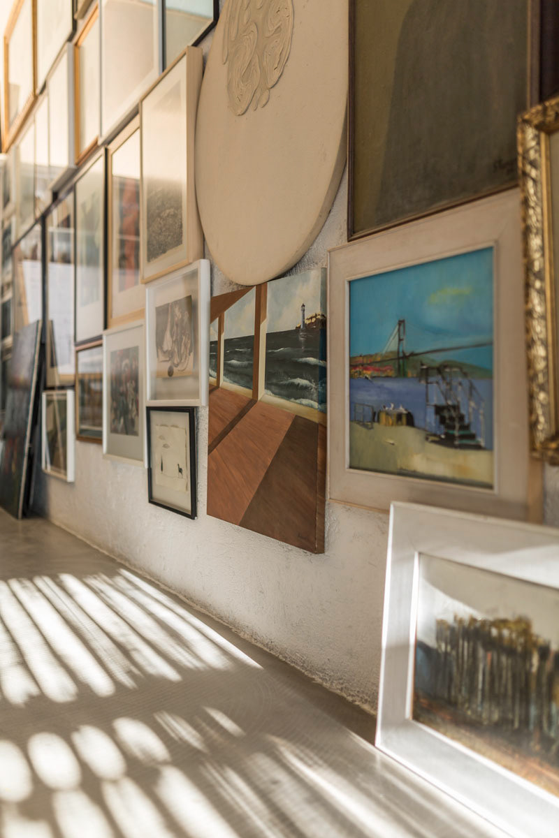 Nevzat Sayın Mimarlık Hizmetleri, Kuzguncuk ofisi ve koleksiyon fotoğrafları