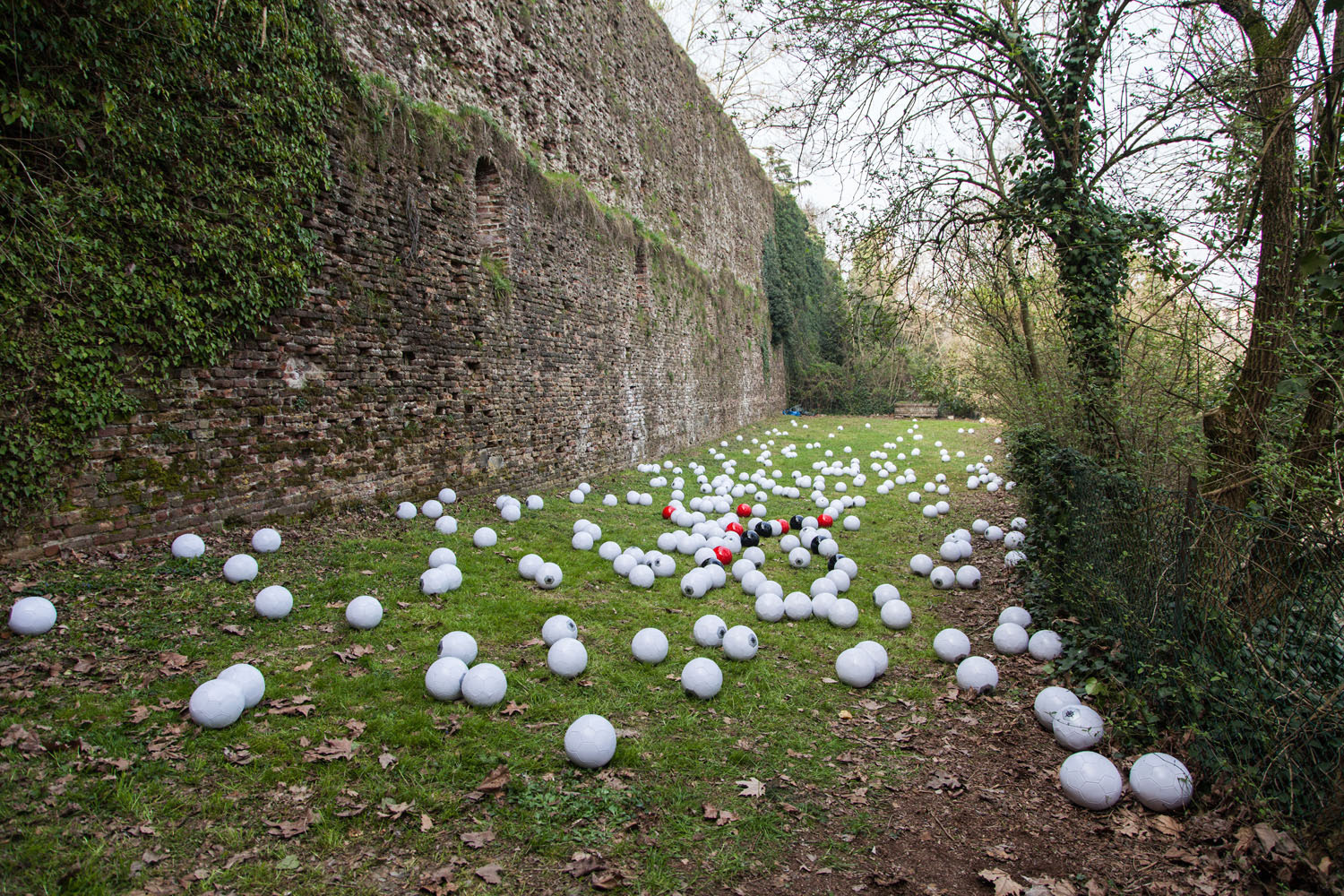 Gönül Nuhoğlu, Italya, Trezzo Sull'adda, Sergi kurulum süreci ve eser fotoğrafları.