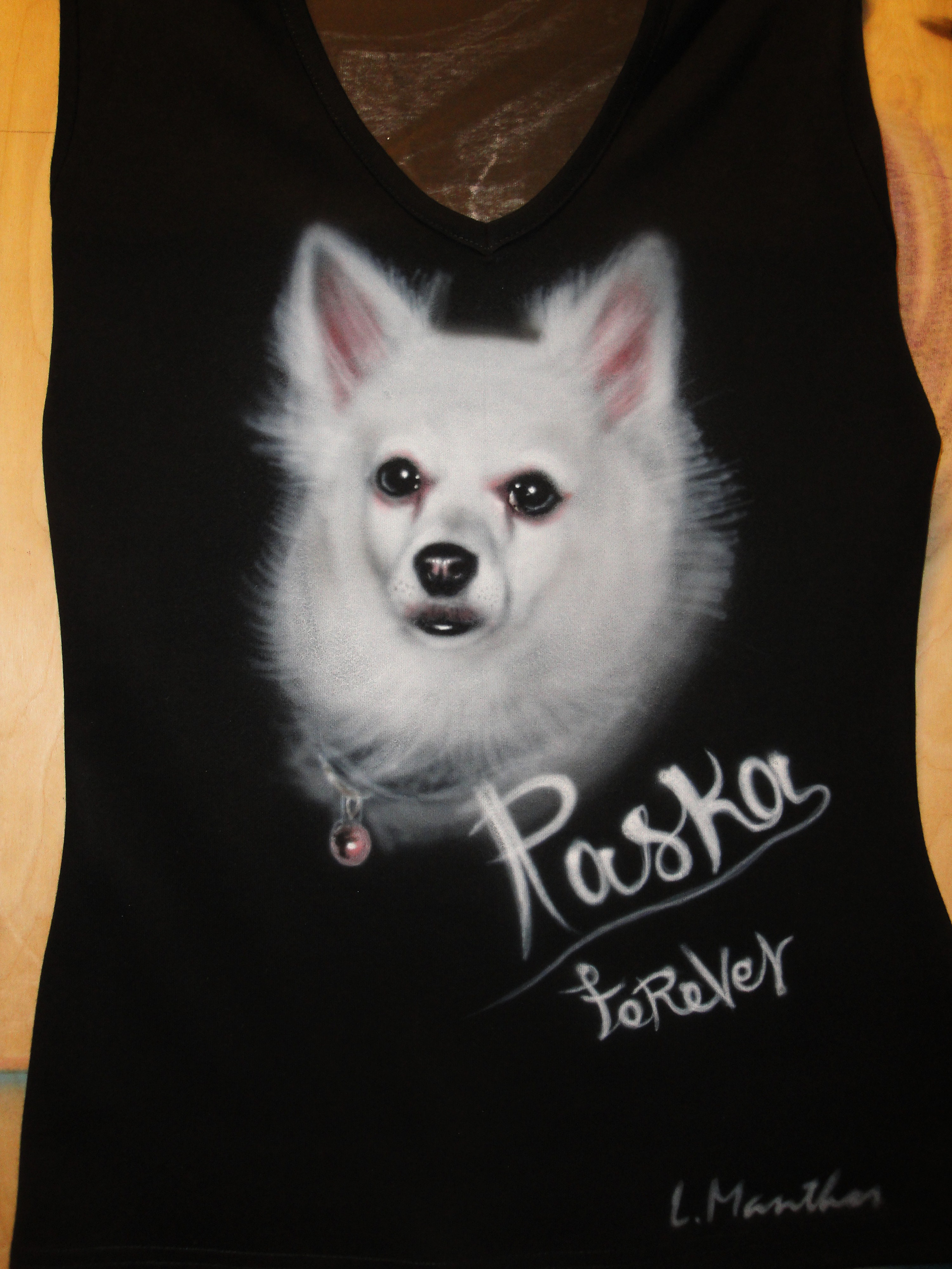 Raska portrait airbrush on (ladies) black tshirt