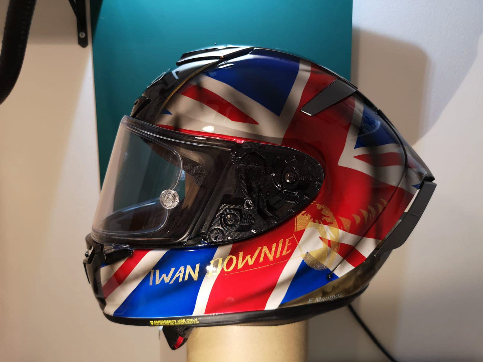 Union Jack and Samurai warrior airbrush artwork on Shoei X-Spirit III helmet