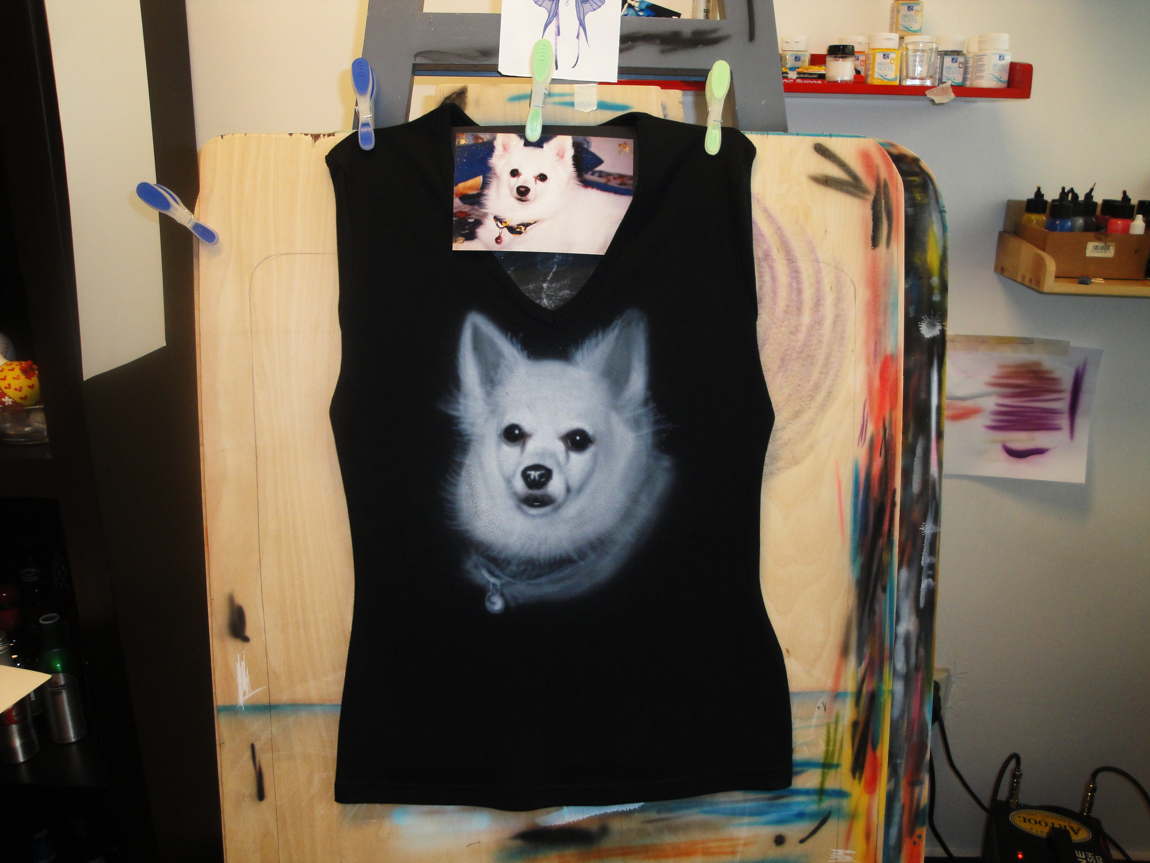 Raska portrait airbrush on (ladies) black tshirt