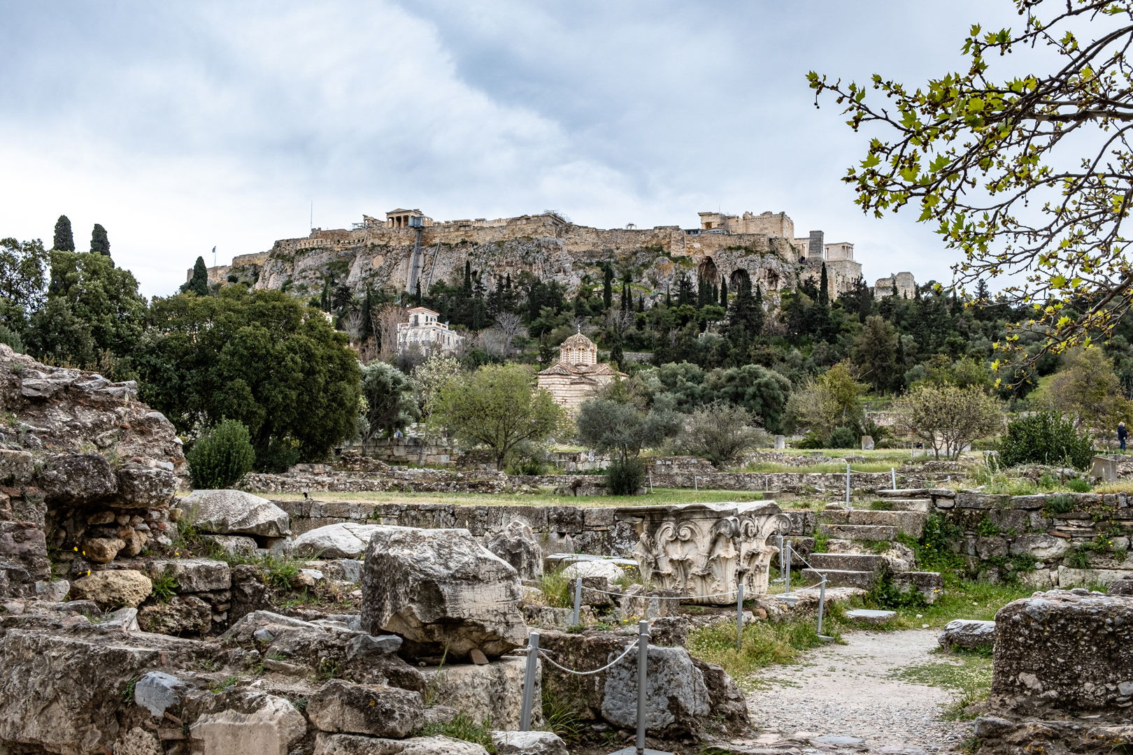 Blick von der Griechischen Agora zur Akropolis