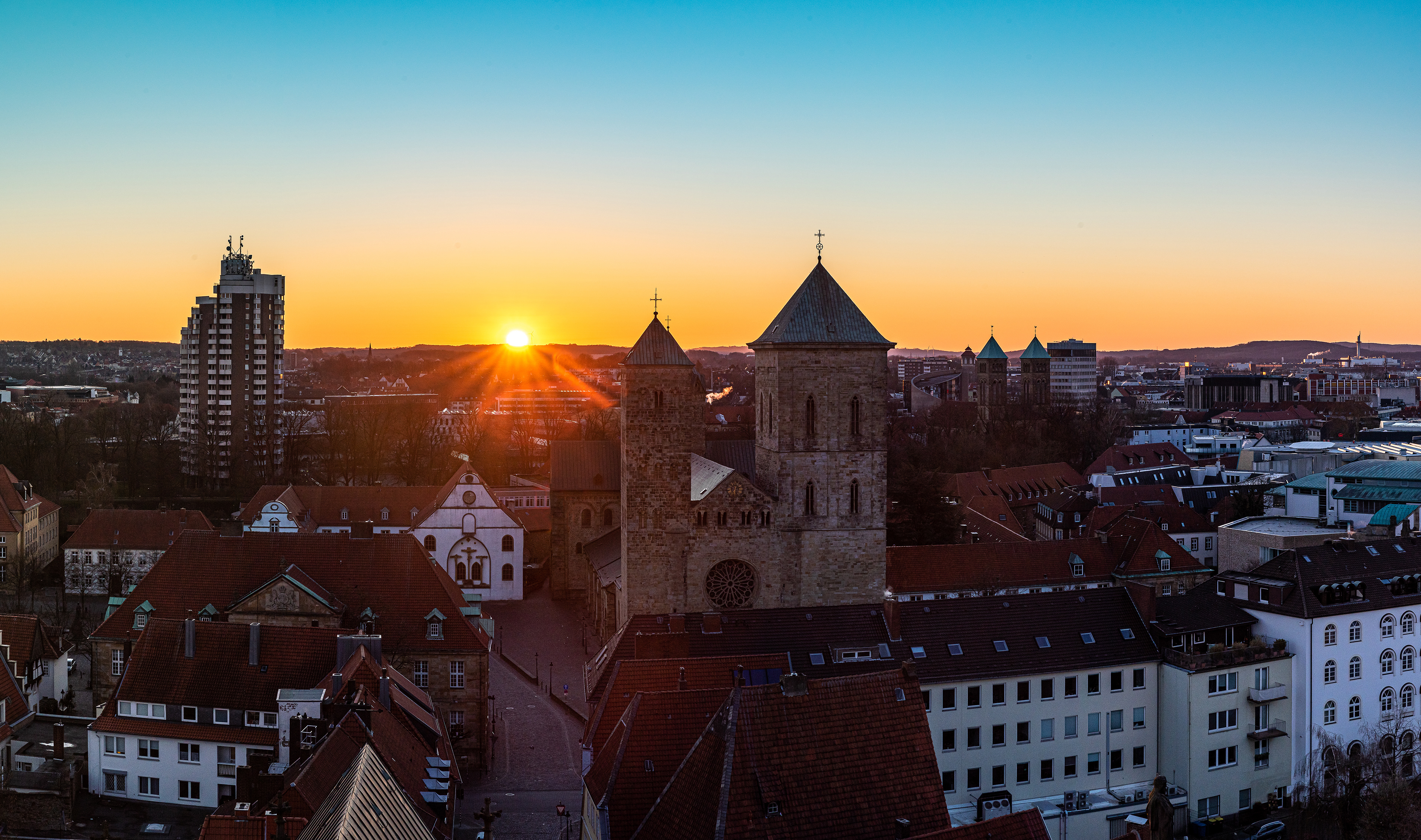 Sonnenaufgang über dem Dom