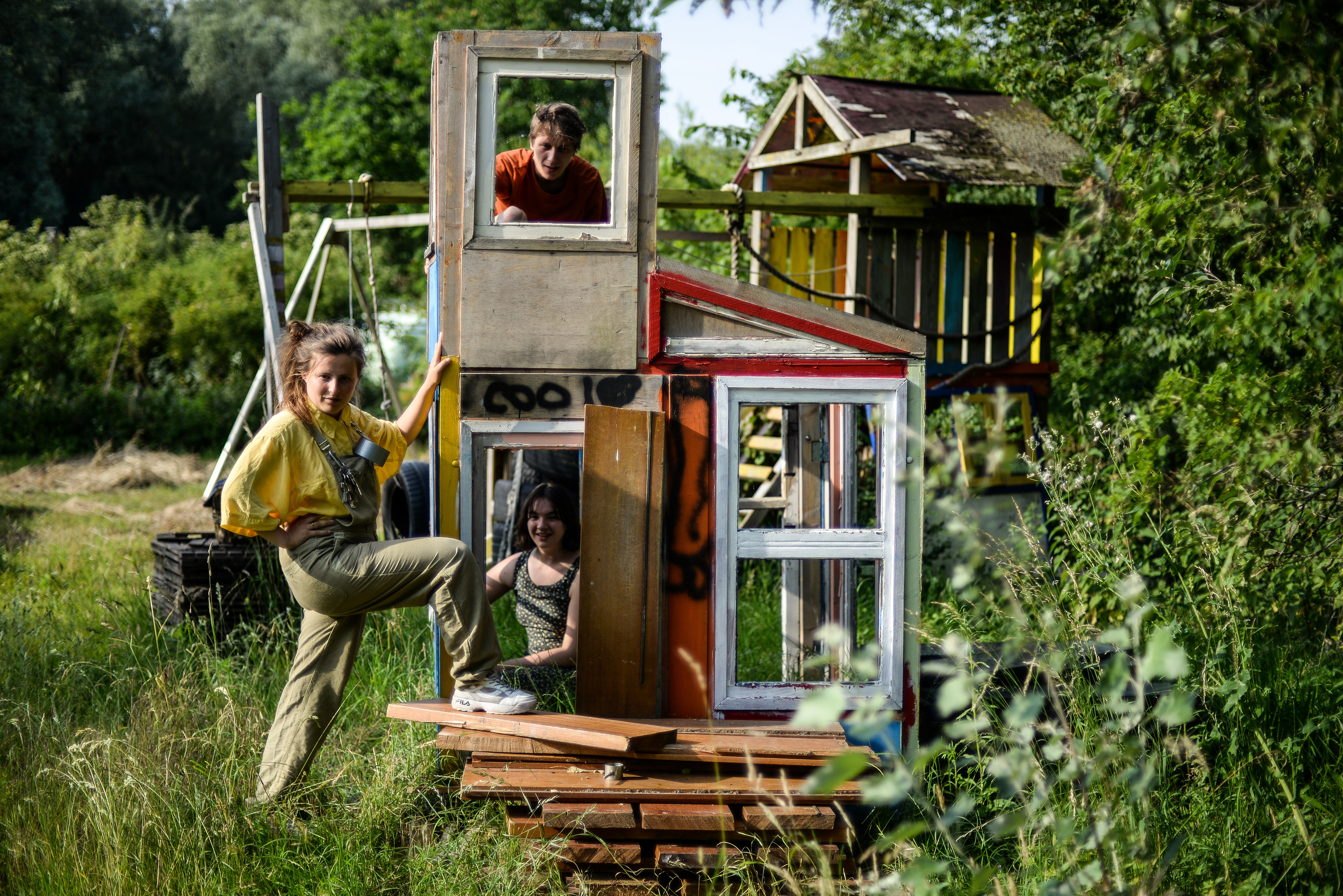 Promotion for 'Dak Zonder Huis' theaterproduction