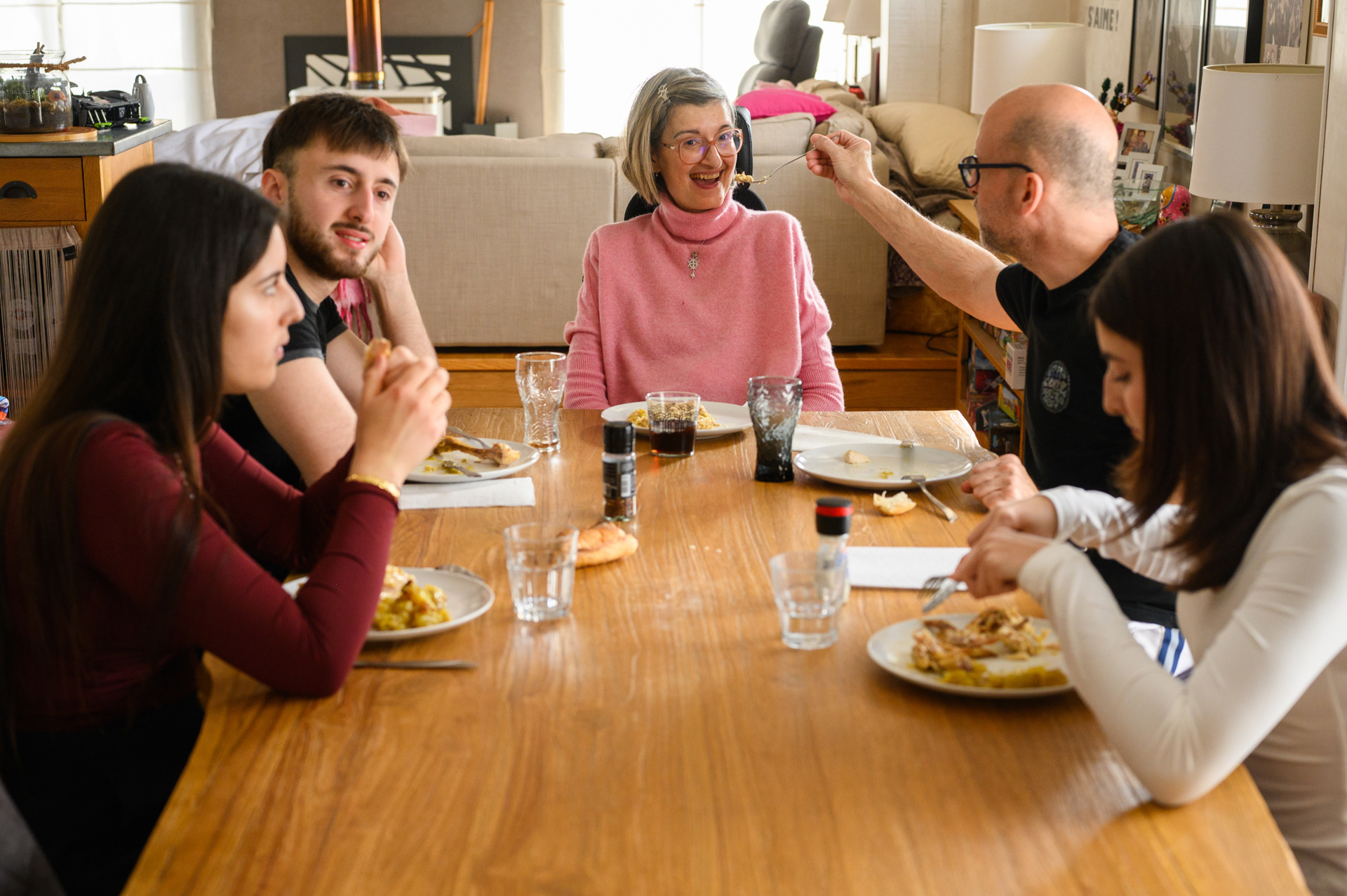 Le handicap n’empêche pas Lydie d’assumer son rôle de maman.