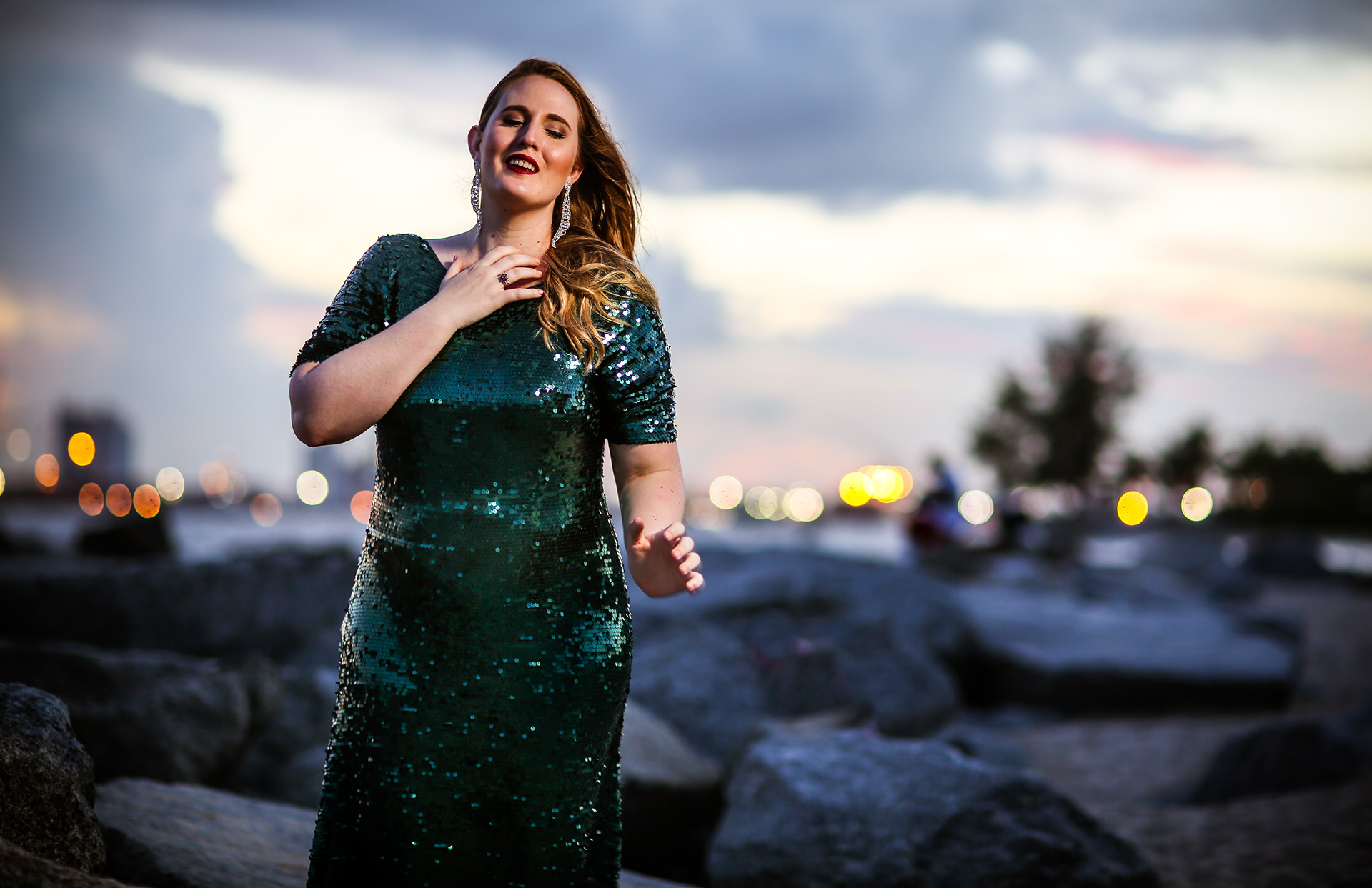  Sarah Payne, a Florida Grand Opera soprano singer, is the company's first opera singer from Fort Lauderdale to go from childhood fan to the FGO stage.
