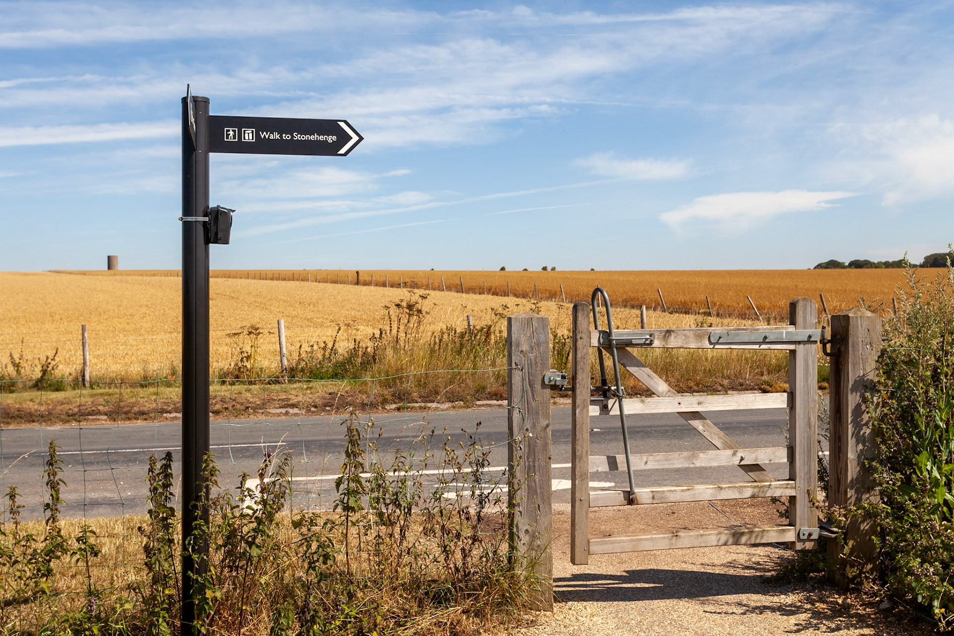 From Stonehenge visitor centre to the Stones
