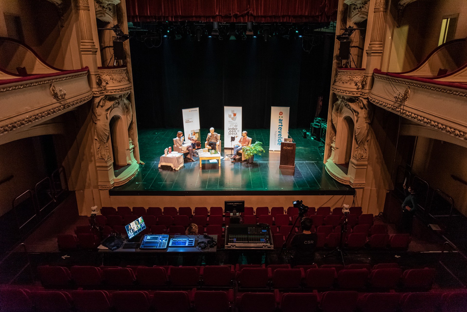 Voor Arteveldehogeschool en Iedereen Leest vzw (c) Simon Bequoye
