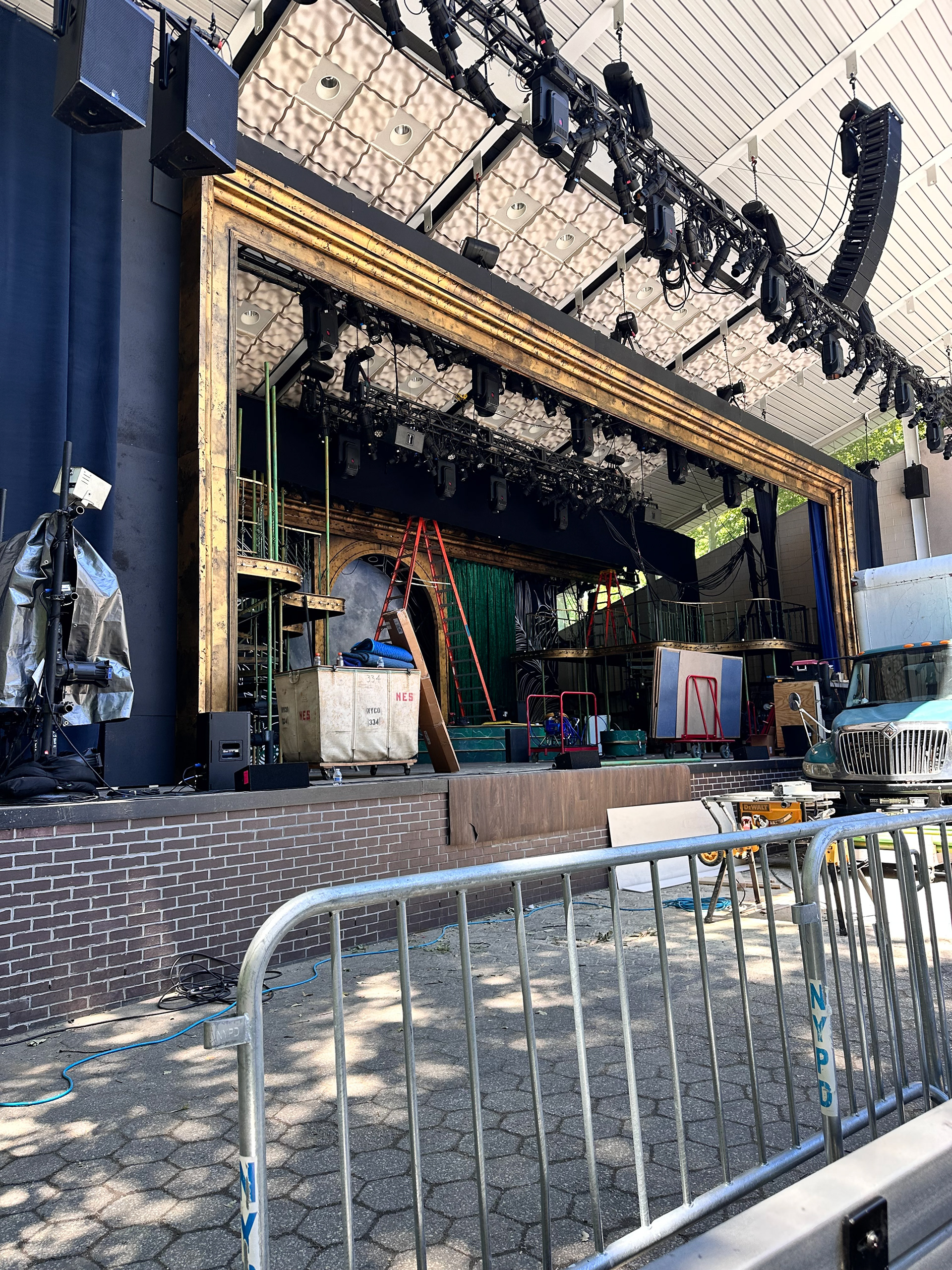 A MIDSUMMER NIGHT'S DREAM