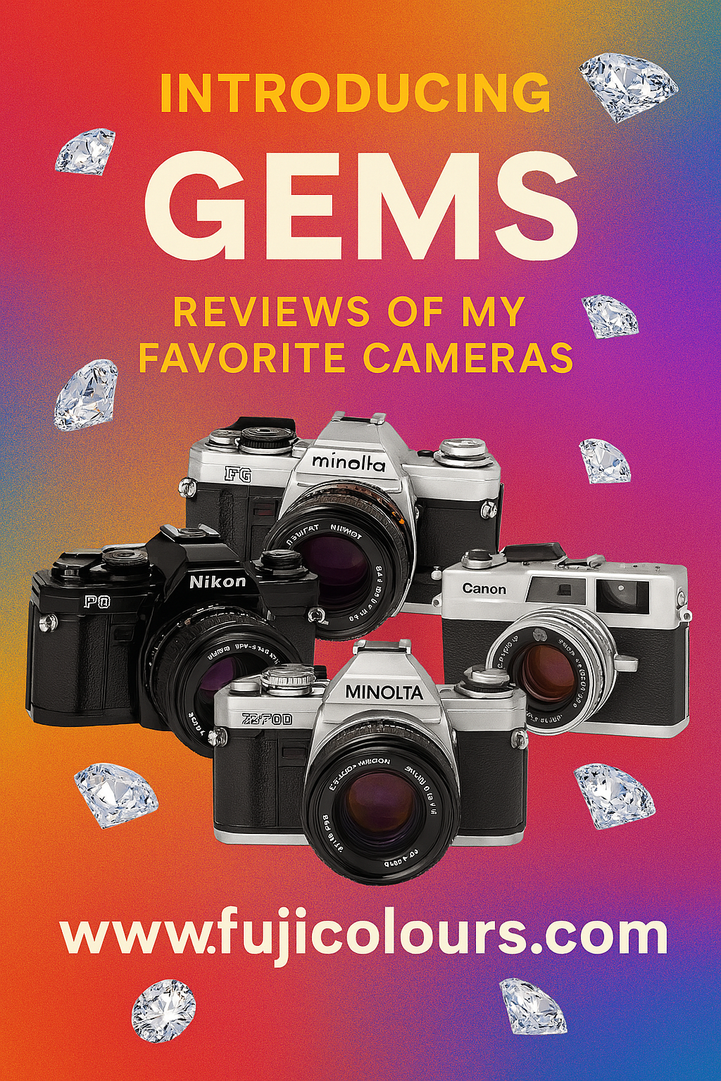 Stimmungsvolles Porträt einer analogen Kamera auf Vintage-Holztisch – Highlight der neuen GEMS-Kategorie auf fujicolours.com mit einzigartigen Fotostrecken, Hidden Treasures und kreativen Inspirationen für Filmfotografie-Enthusiasten.