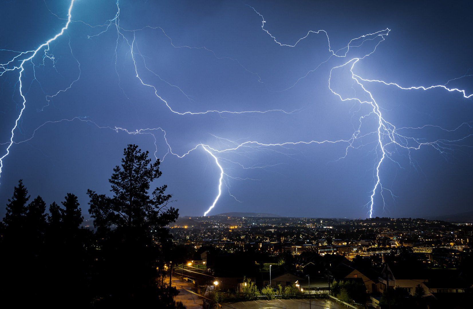 Lyn over Lillestrøm sett fra Øvre Rælingen kirke