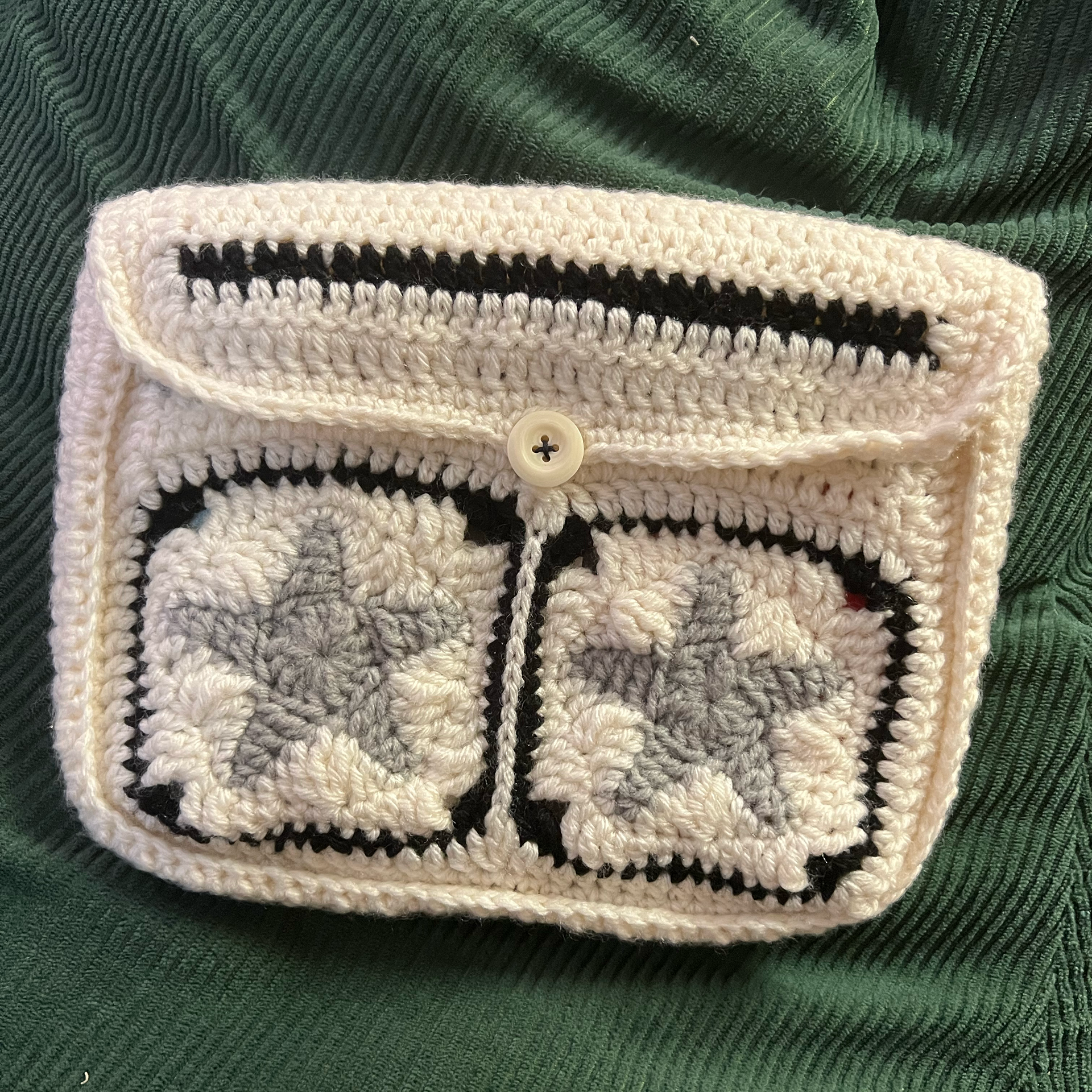 Crochet book sleeve (2023)