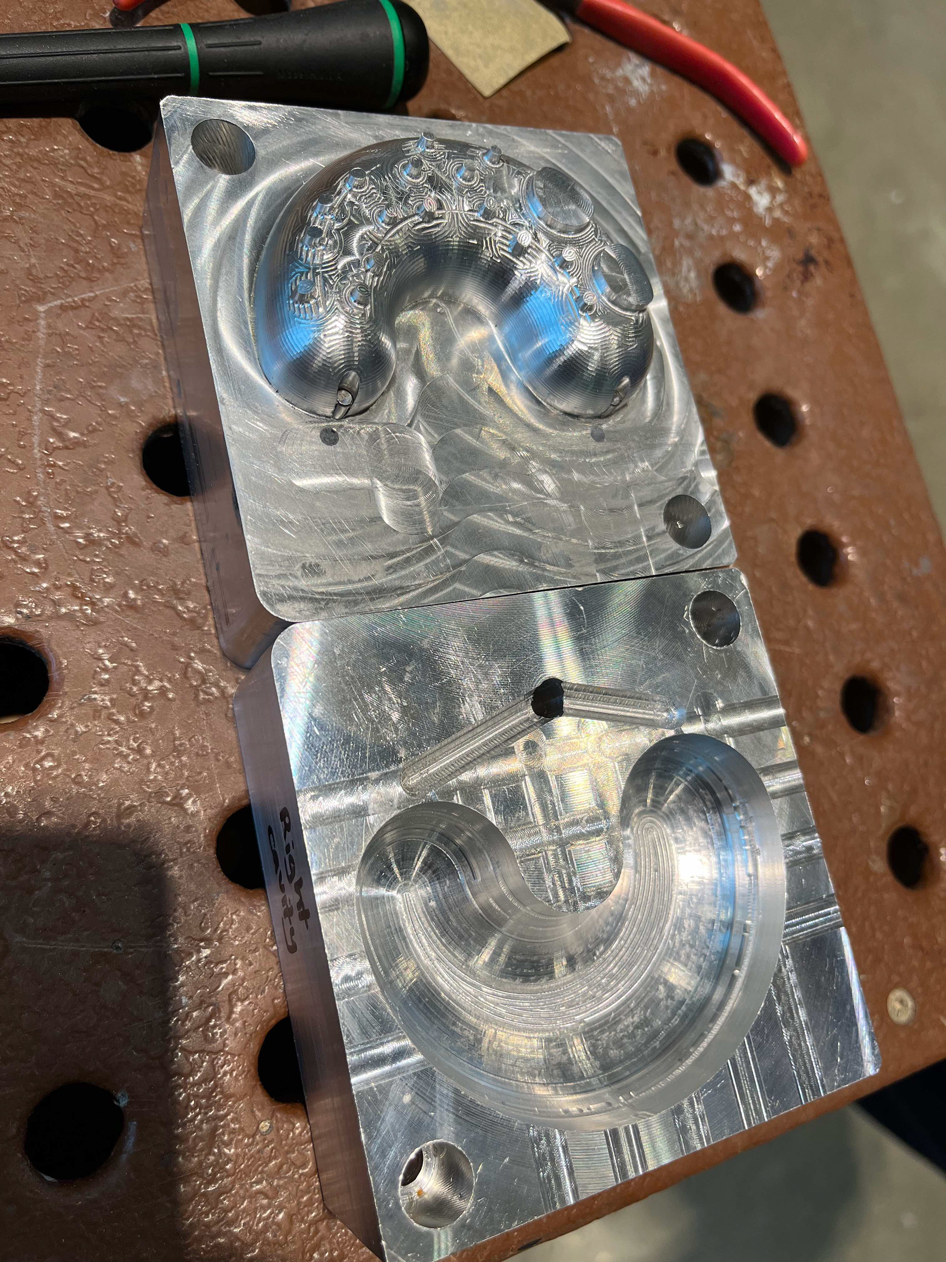 Cashew body right mold core and cavity
