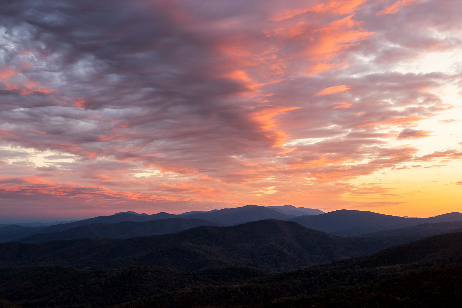 Asperitas Clouds at Range View Overlook