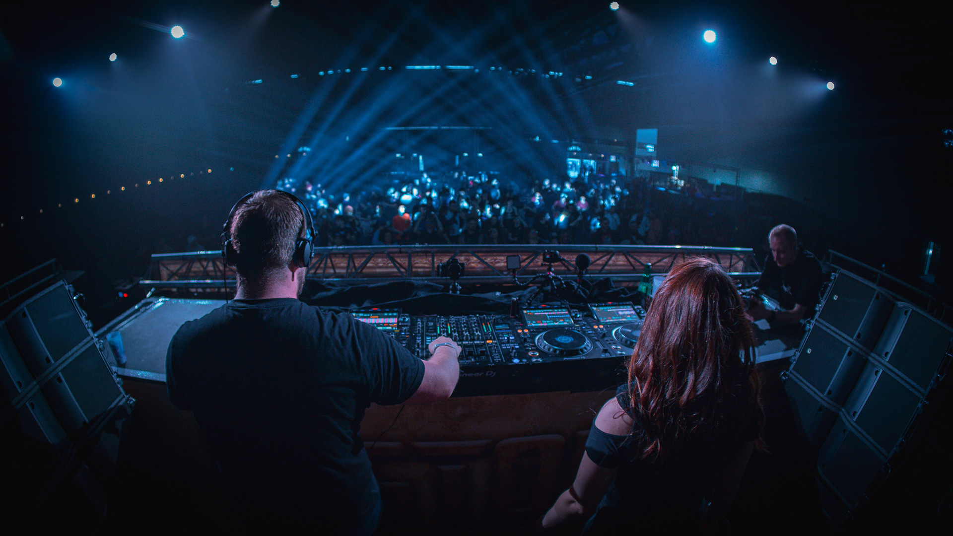 LAWRENA B2B CARAVANE BREAKER - DYSTOPIA MULHOUSE 2026 (STUDIO AXEL)