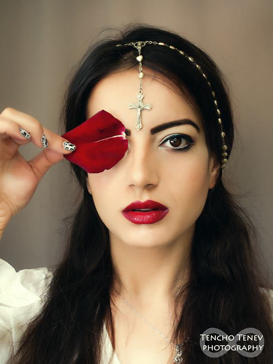 Диляна Маринова, фотосесия вдъхновена от средновековието