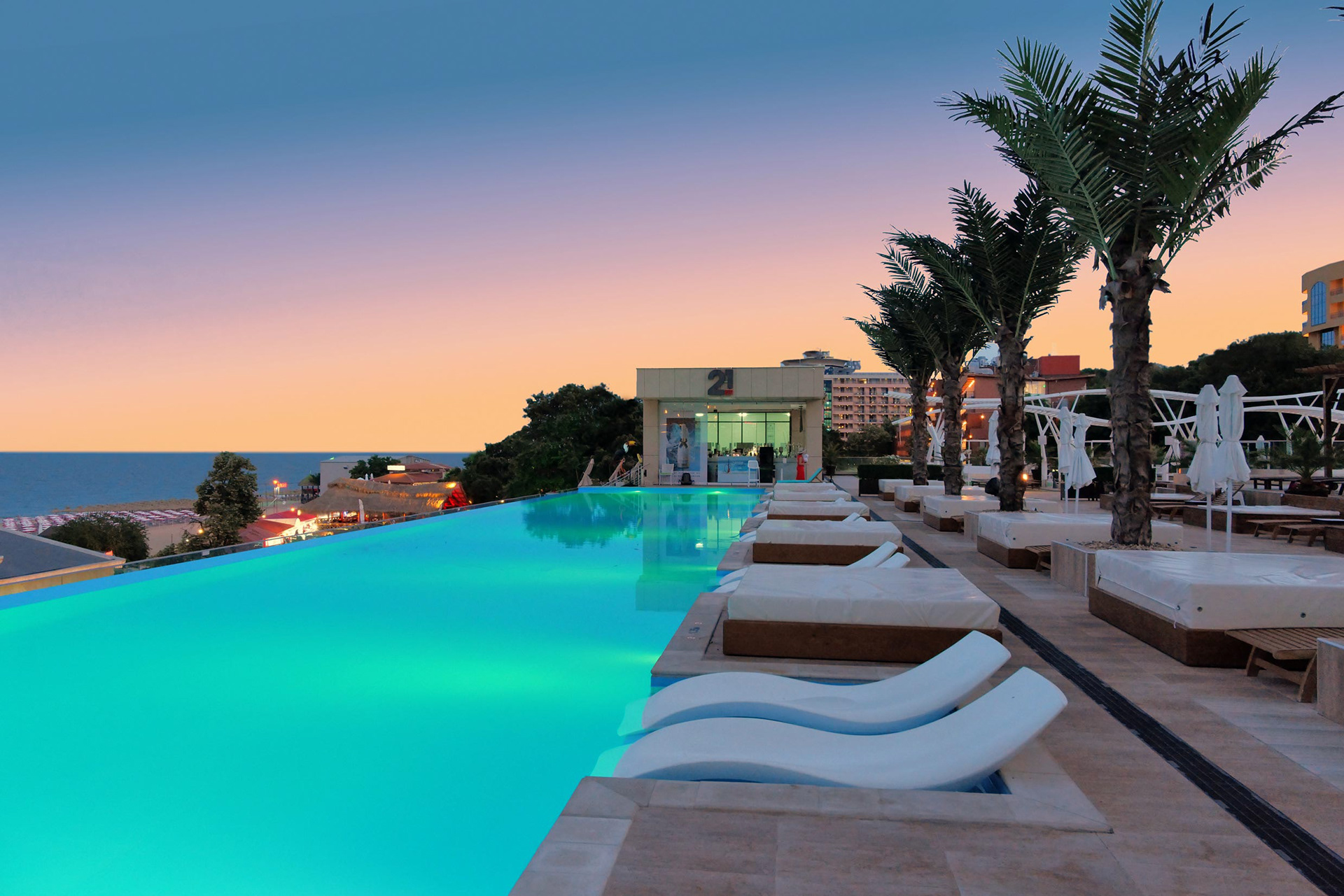 Skyfall по залез