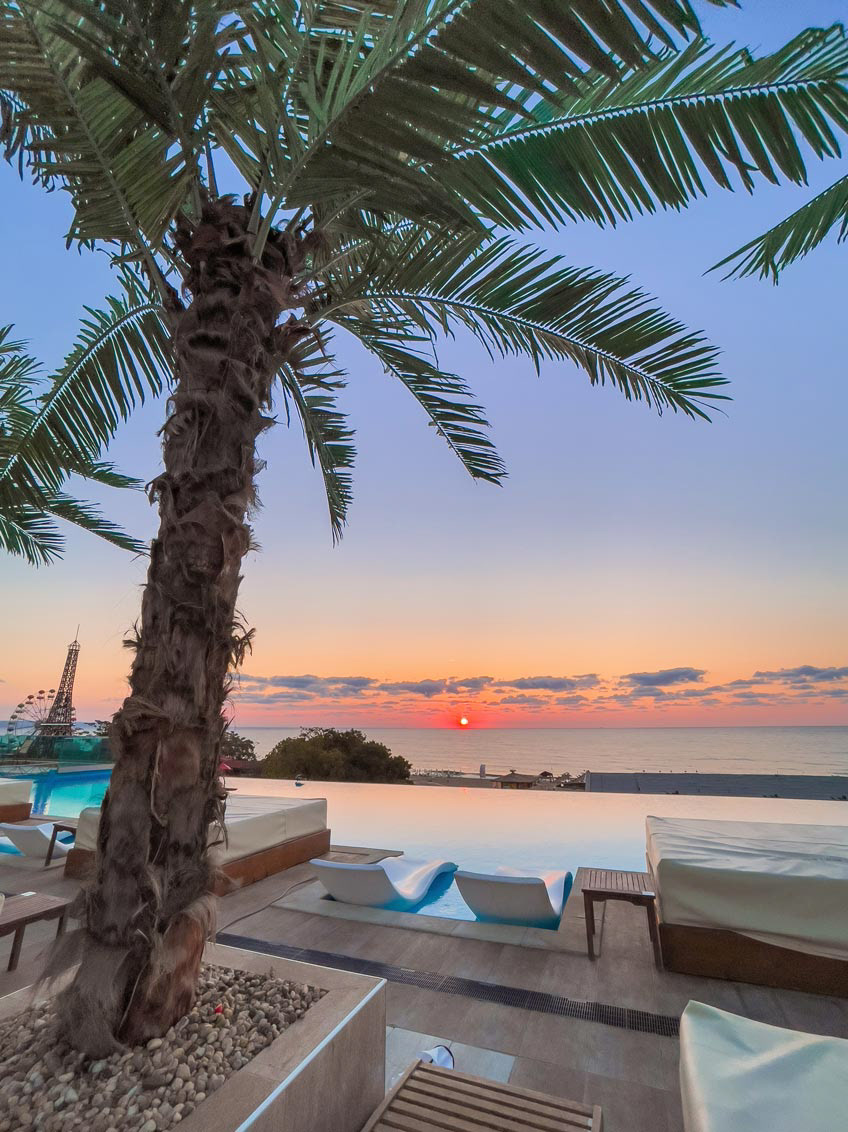 Скайфол басейн