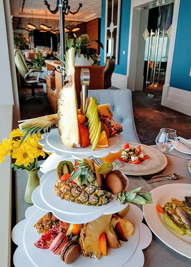 Следобеден чай в Ексекцютив Лаундж, Хотел Интернационал