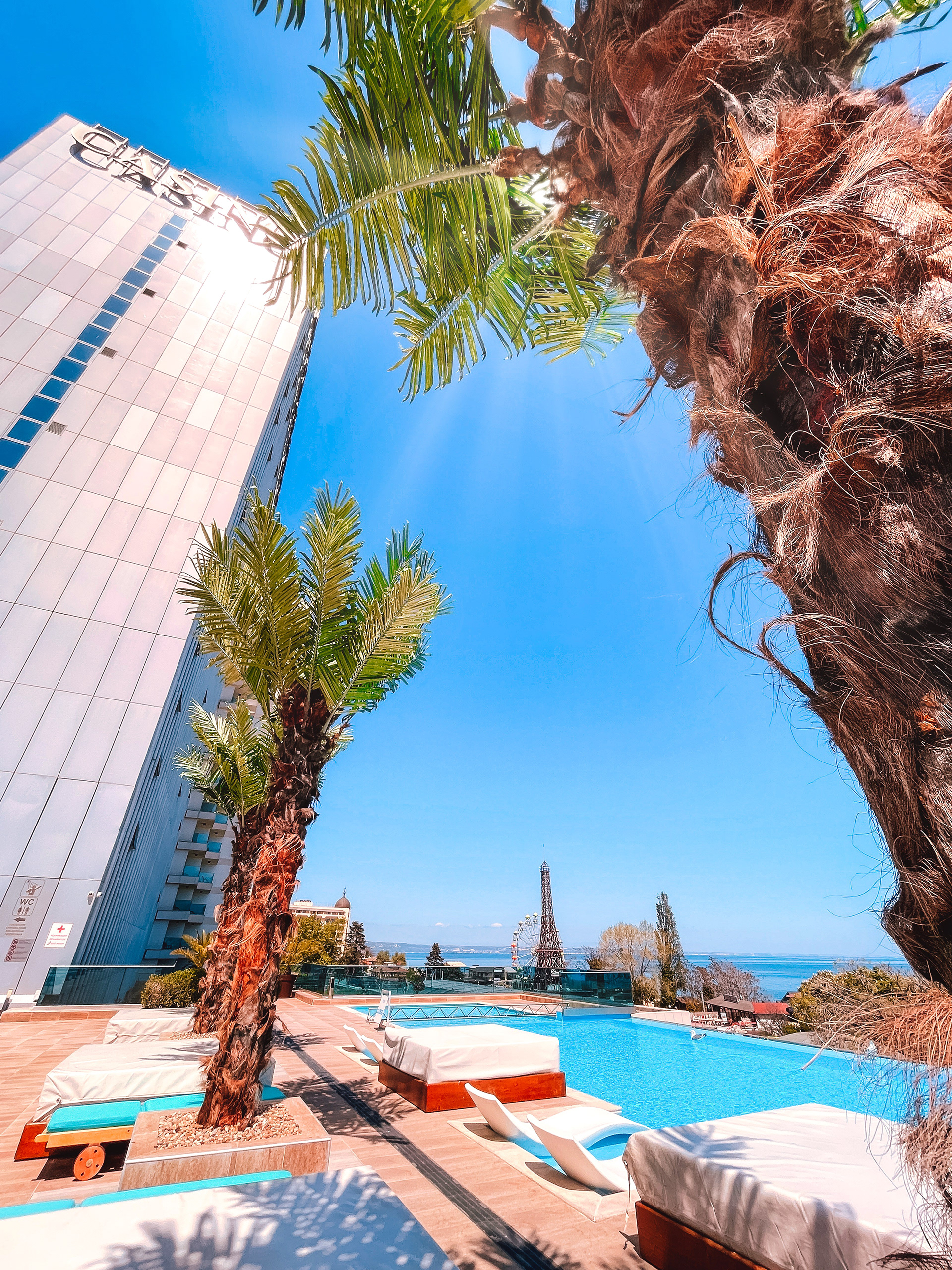 Скайфол басейна