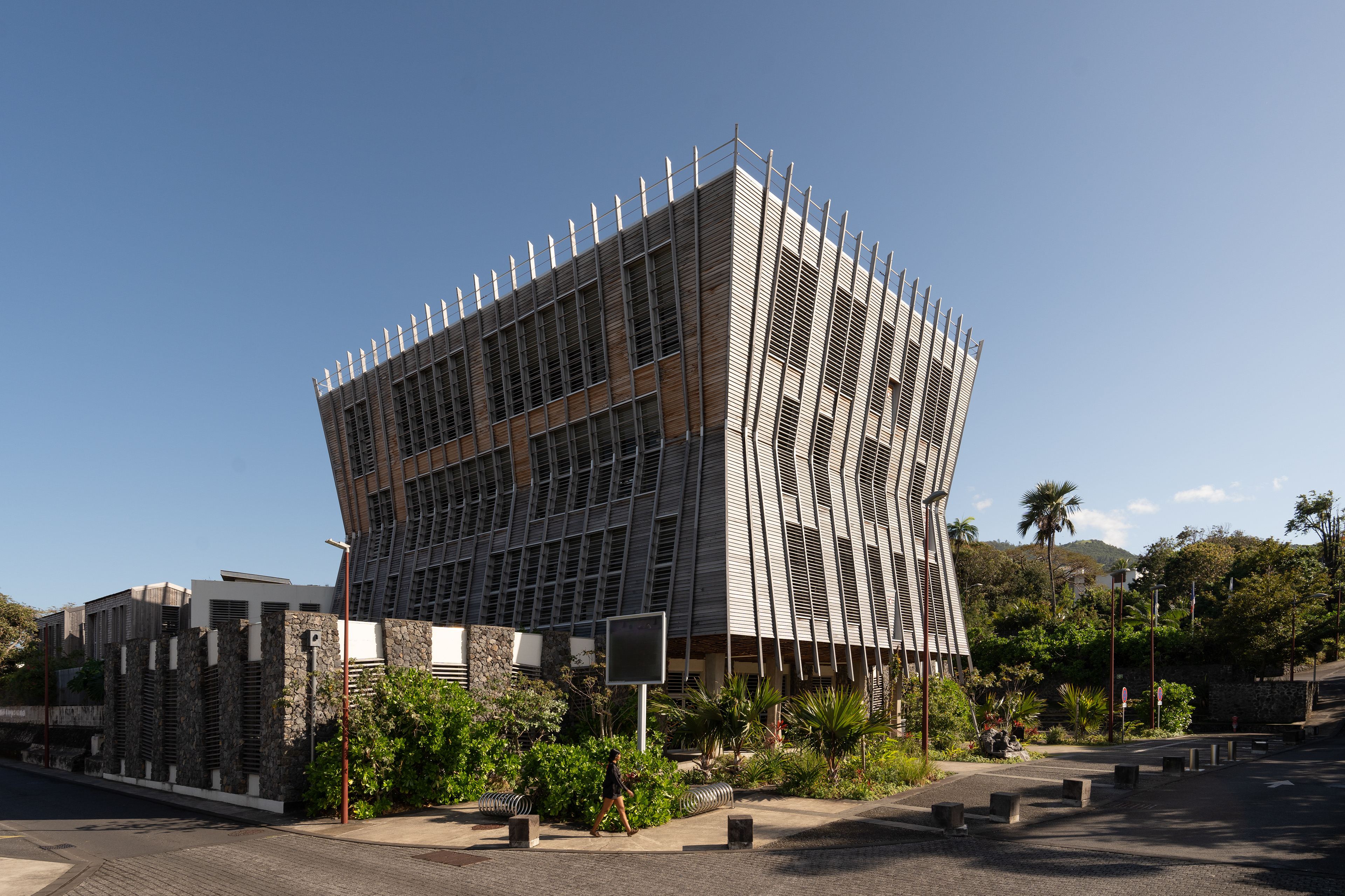 Photographie architecture paysage réunion 974 co-architectes saint-joseph mediatheque sud sauvage