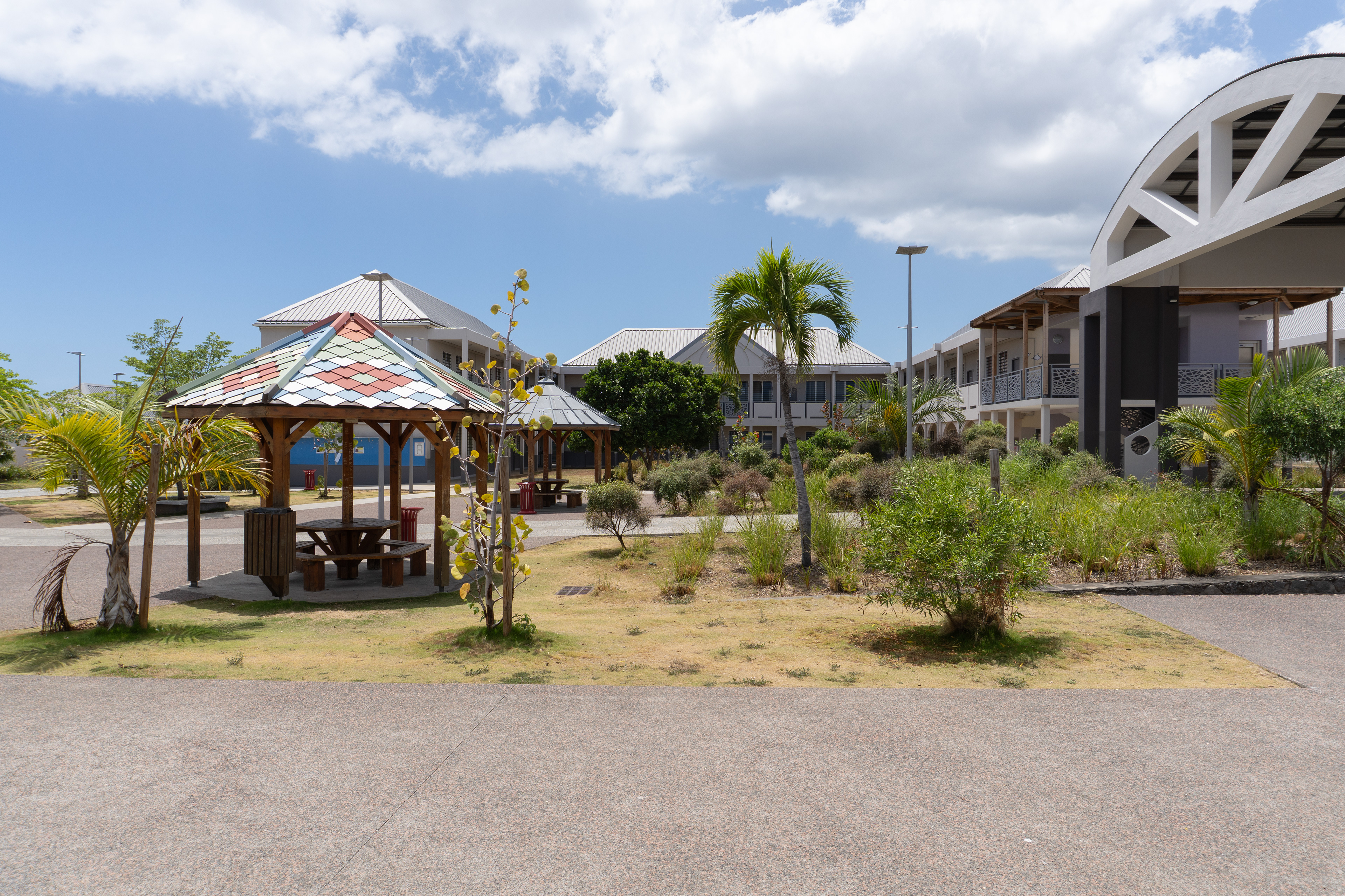 Photographie architecture tropicale réunion 974 Fianu report lycee jean hinglo