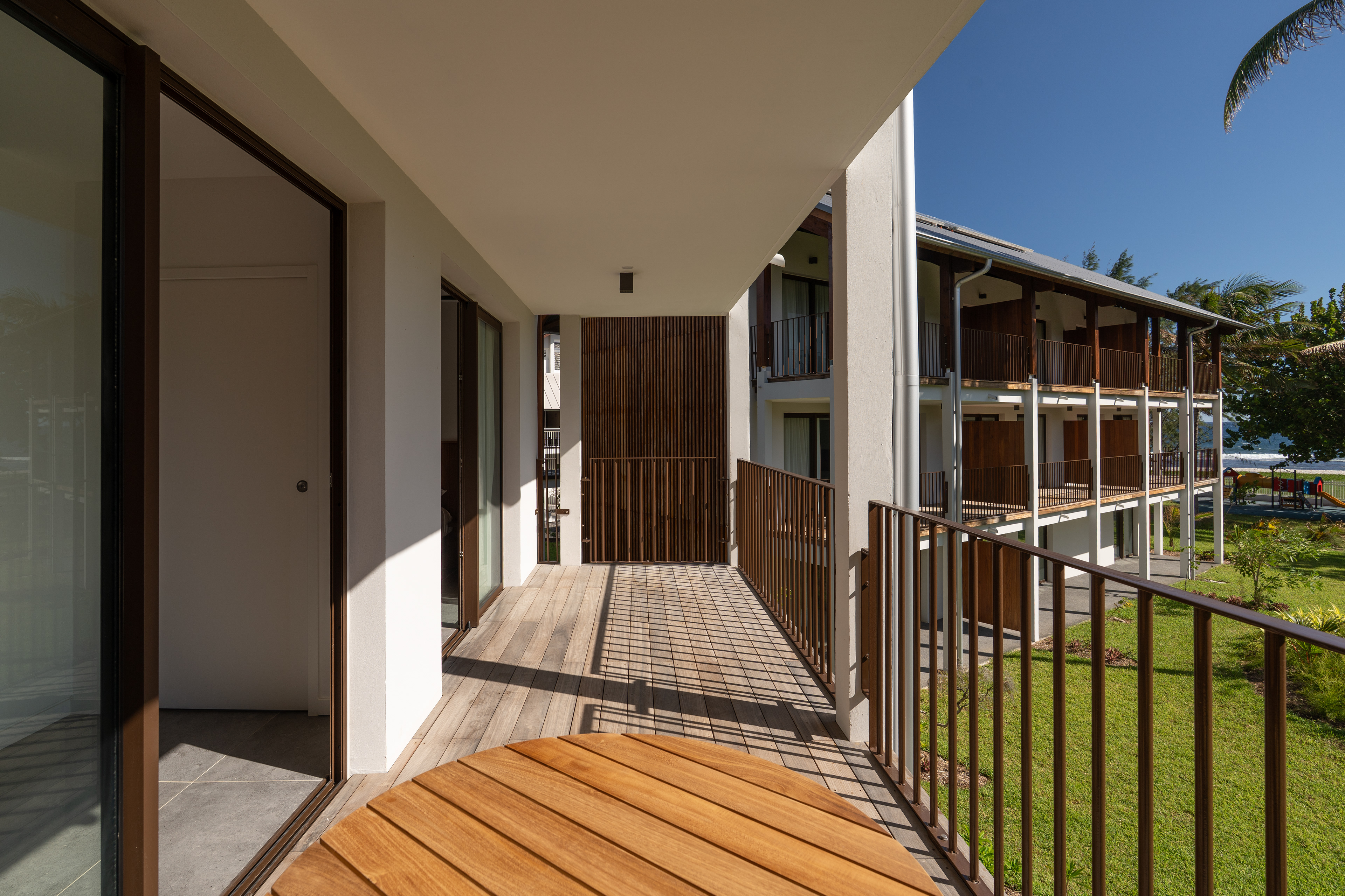 Photographie architecture réunion 974 COGOHR HOTEL TOURISME TROIS-BASSINS SOURIS-CHAUDE