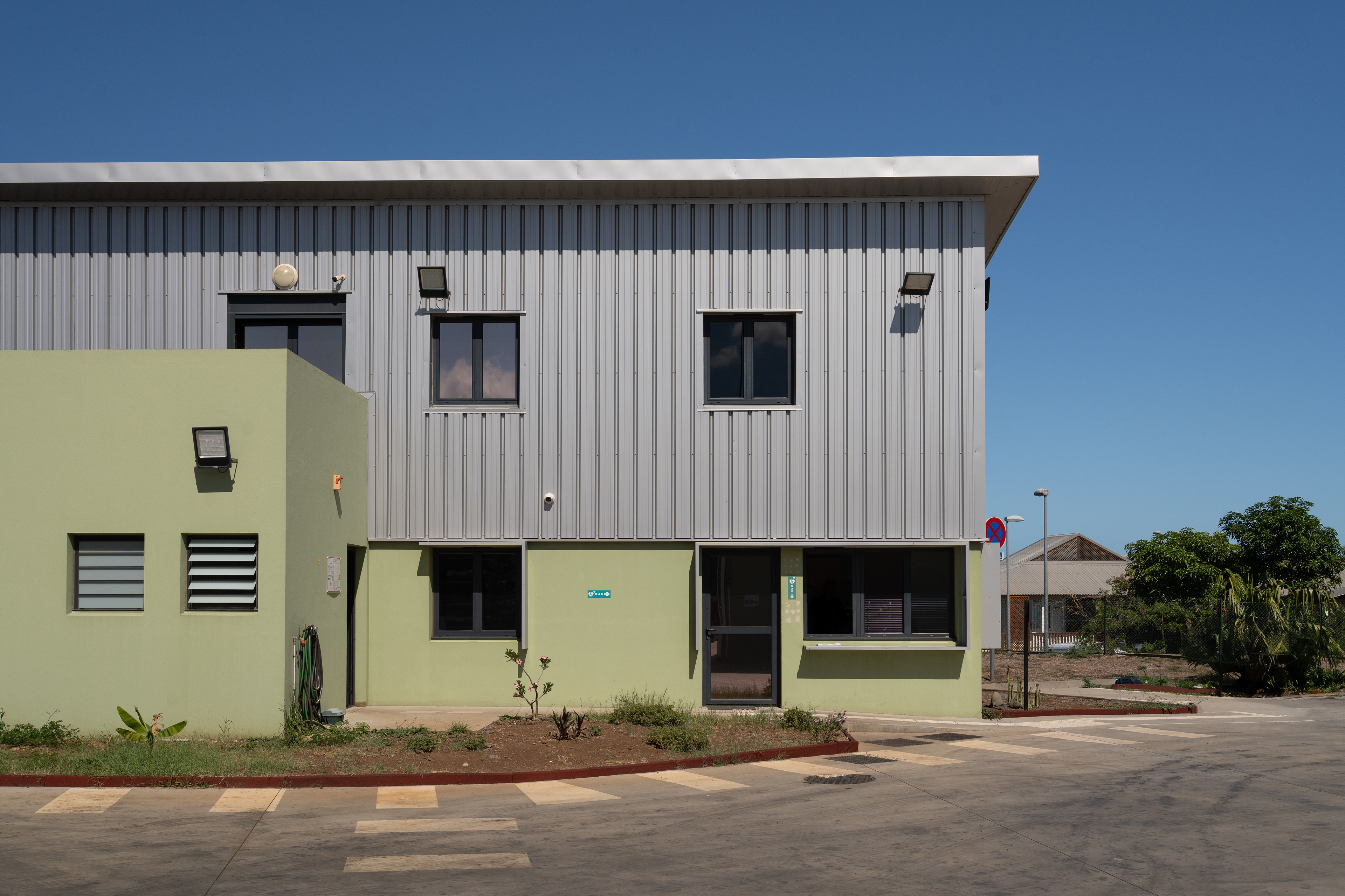 Photographie architecture réunion 974 lotek leport valdirun industriel entrepôt 