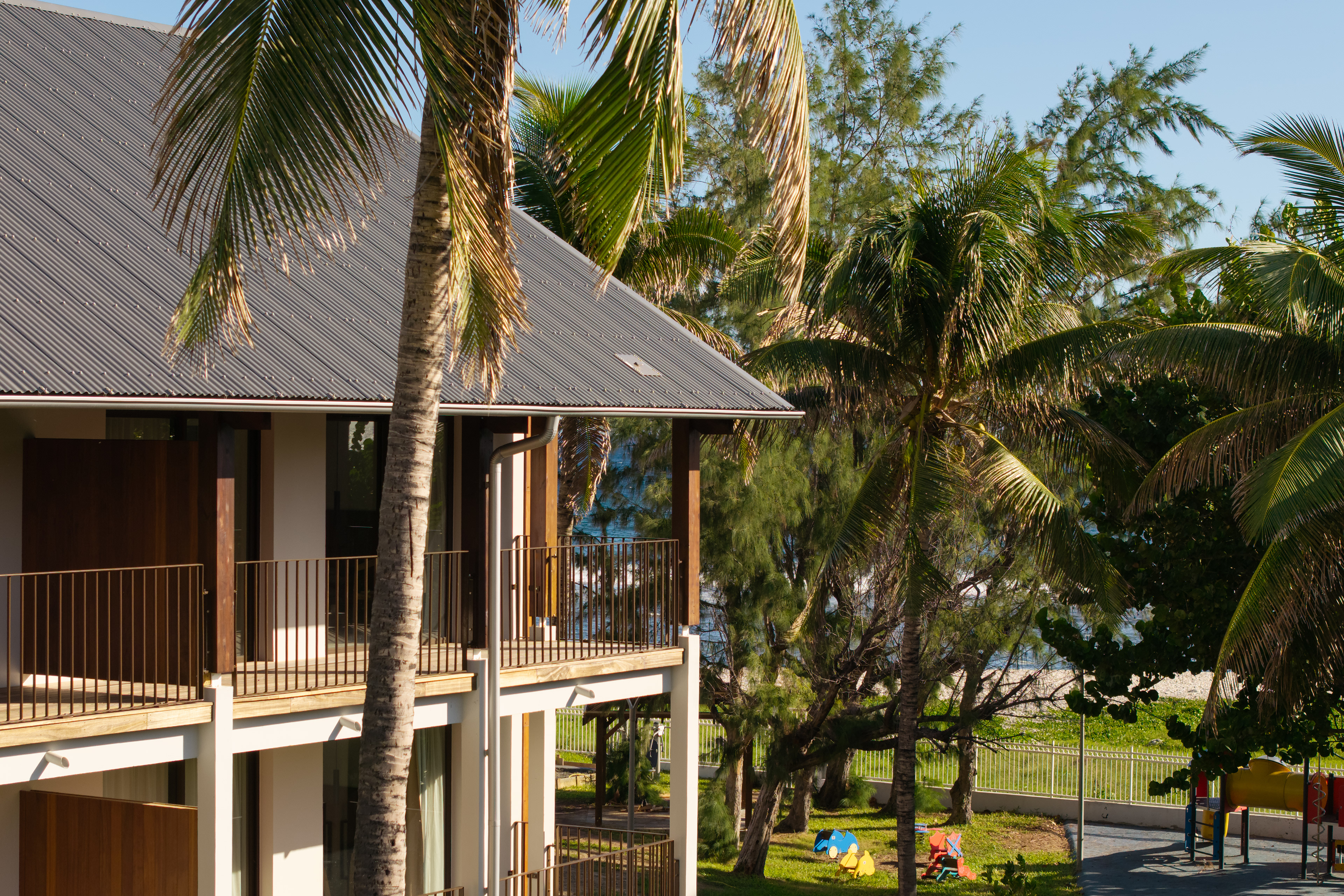 Photographie architecture réunion 974 COGOHR HOTEL TOURISME TROIS-BASSINS SOURIS-CHAUDE