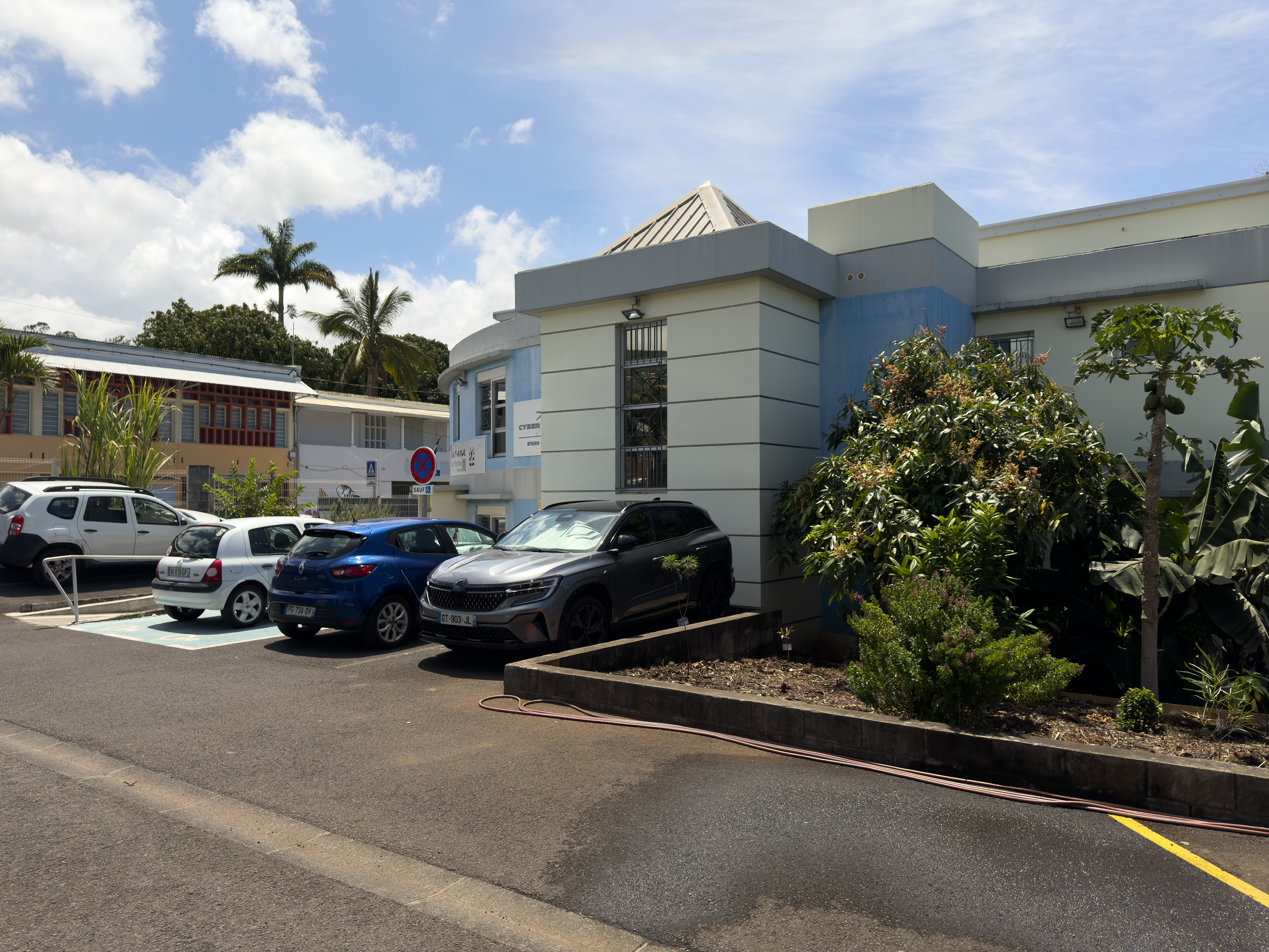 Photographie architecture tropicale réunion 974 Fianu bilitotheque étang-salé Malraux