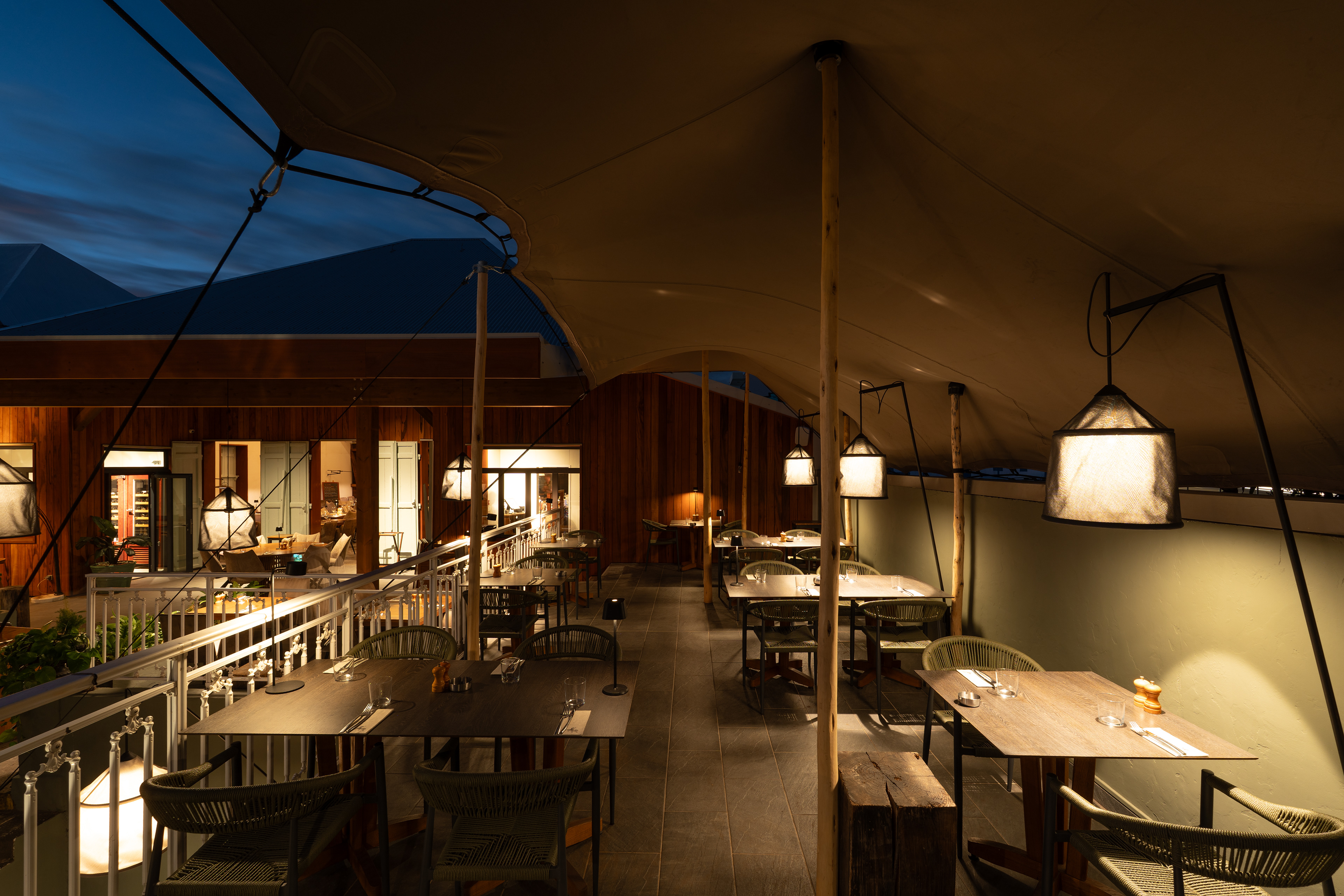 Photographie architecture tropicale réunion 974 Lotek restaurant villa sauvage saint-pierre