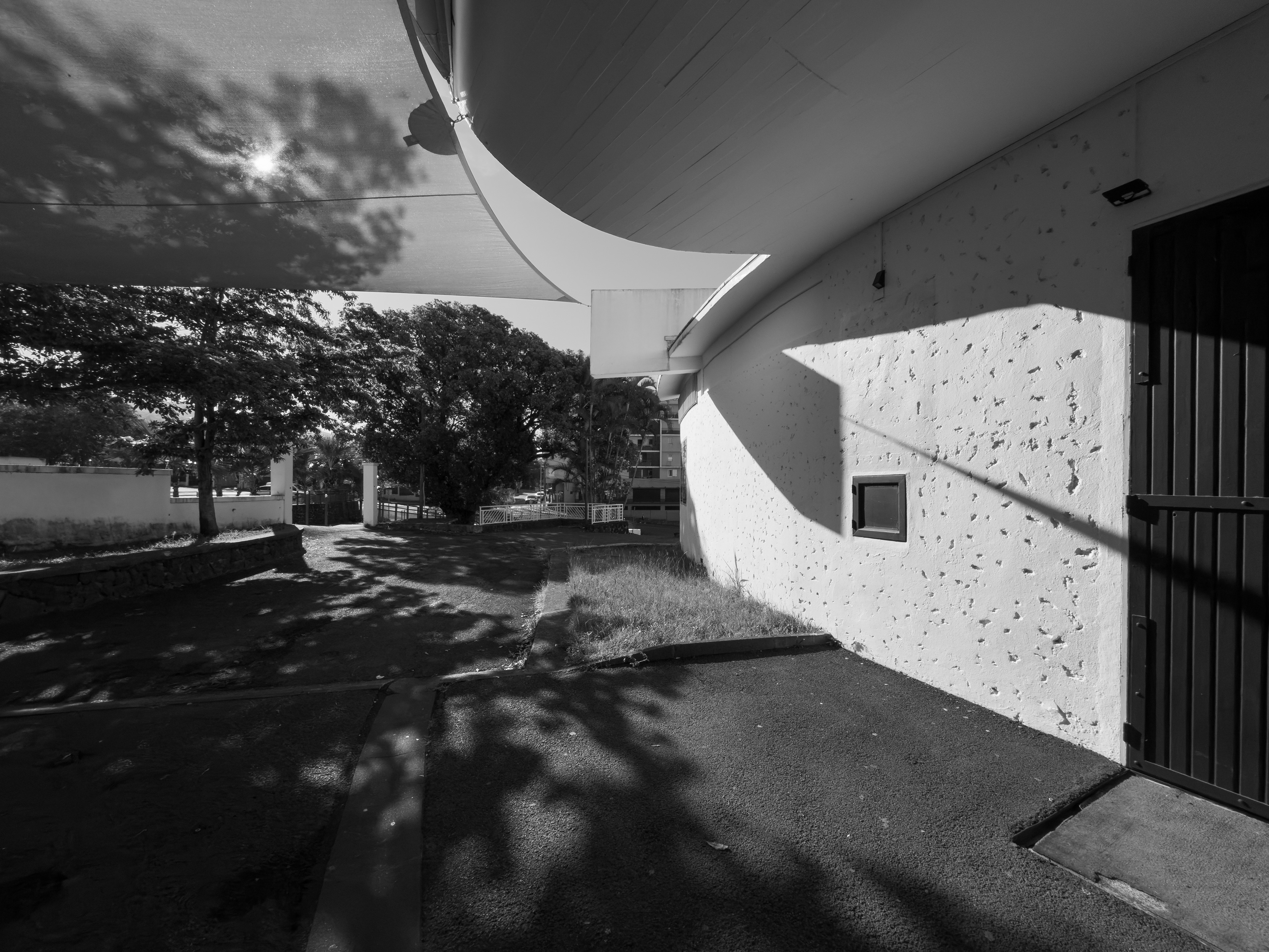  Photographie architecture tropicale réunion 974 Fianu théâtre Luc dont tampon