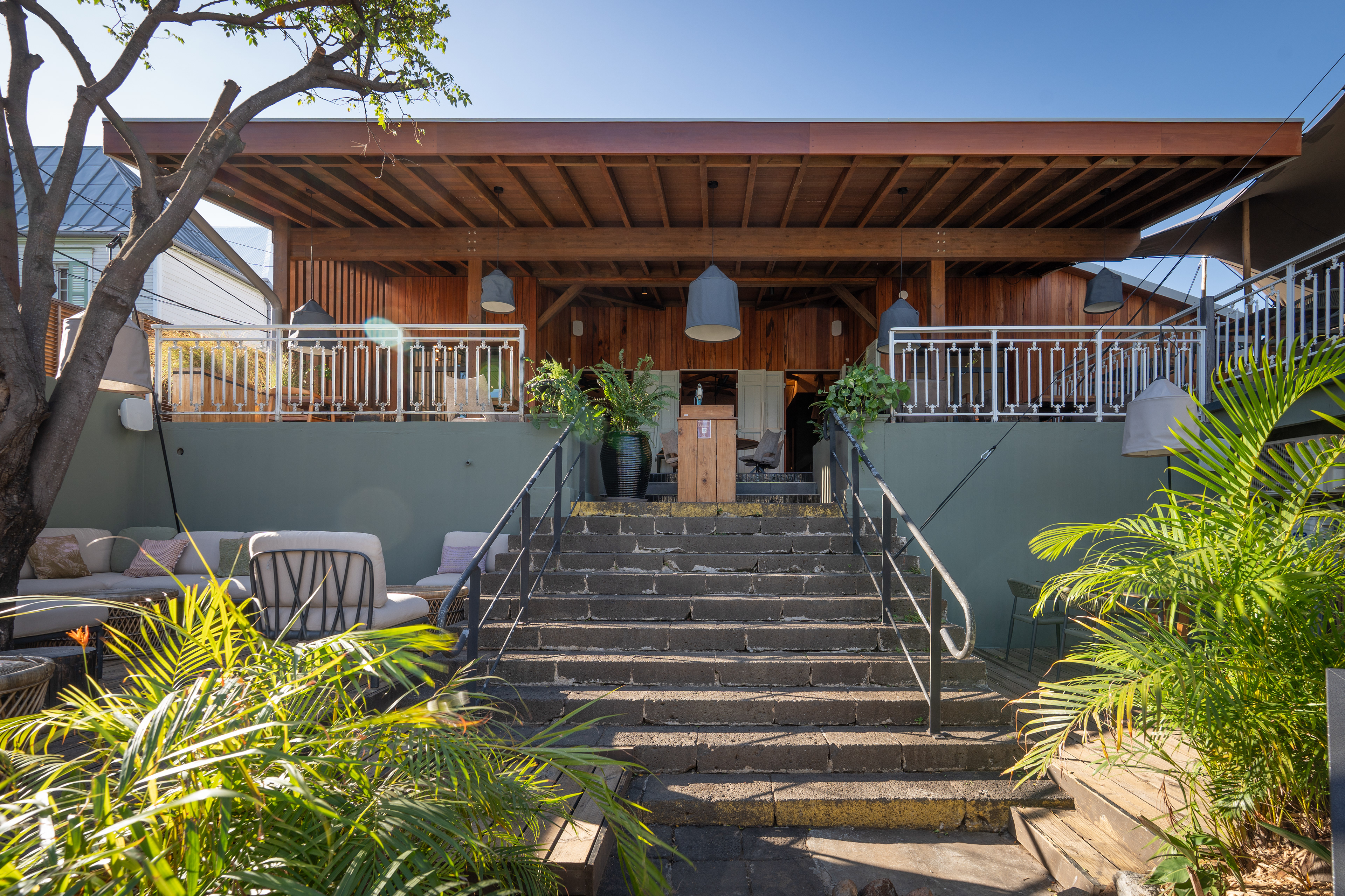 Photographie architecture tropicale réunion 974 Lotek restaurant villa sauvage saint-pierre