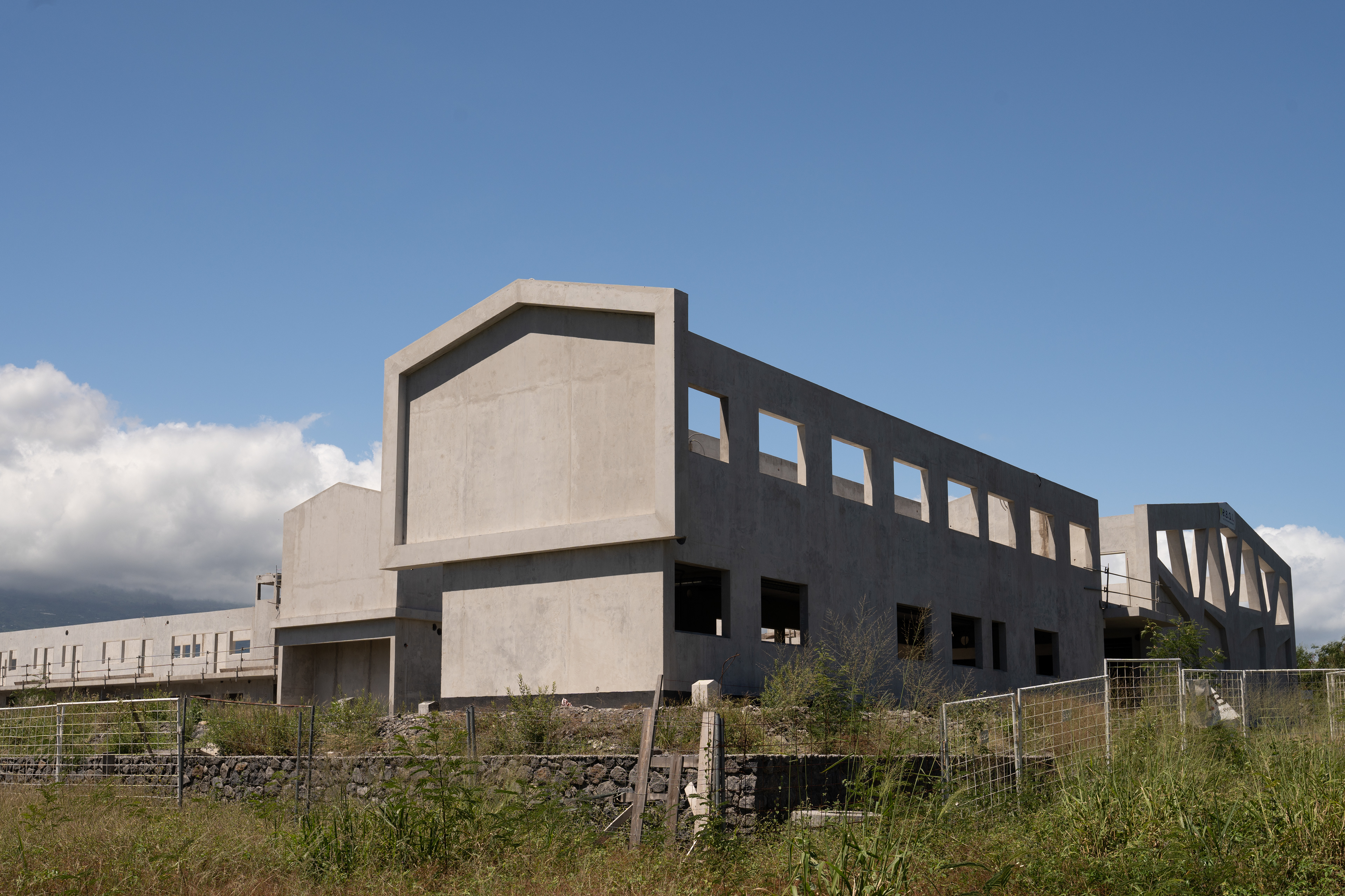 Photographie architecture tropicale réunion 974 altitude80 village austral chantier