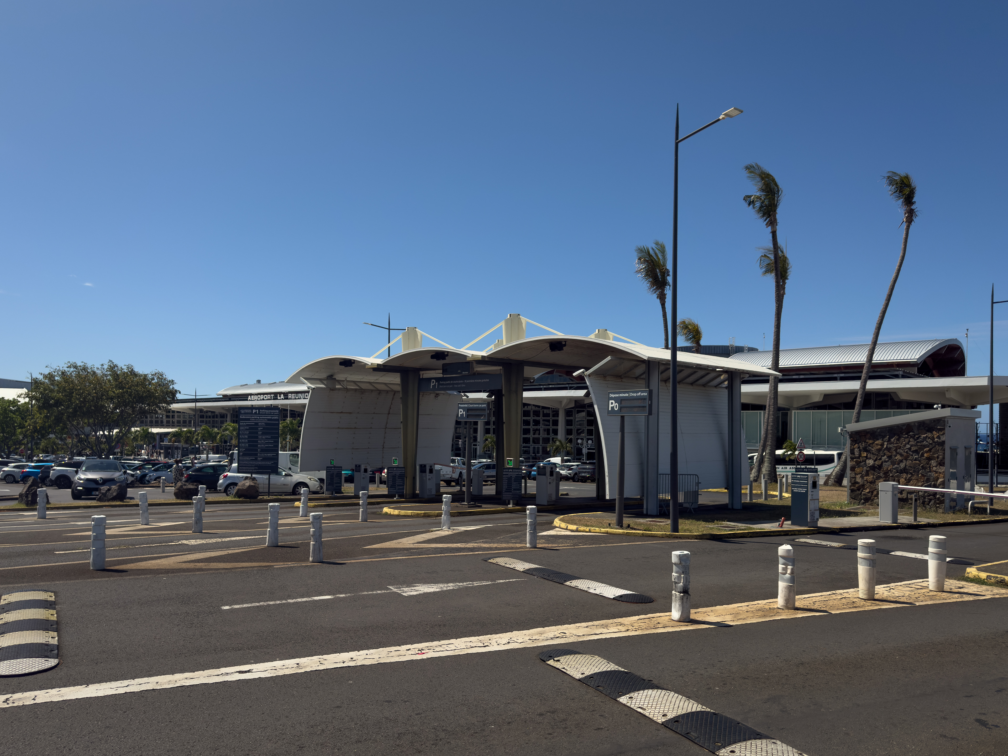 Photographie architecture tropicale réunion 974 Roland Garros aéroport  sainte-marie