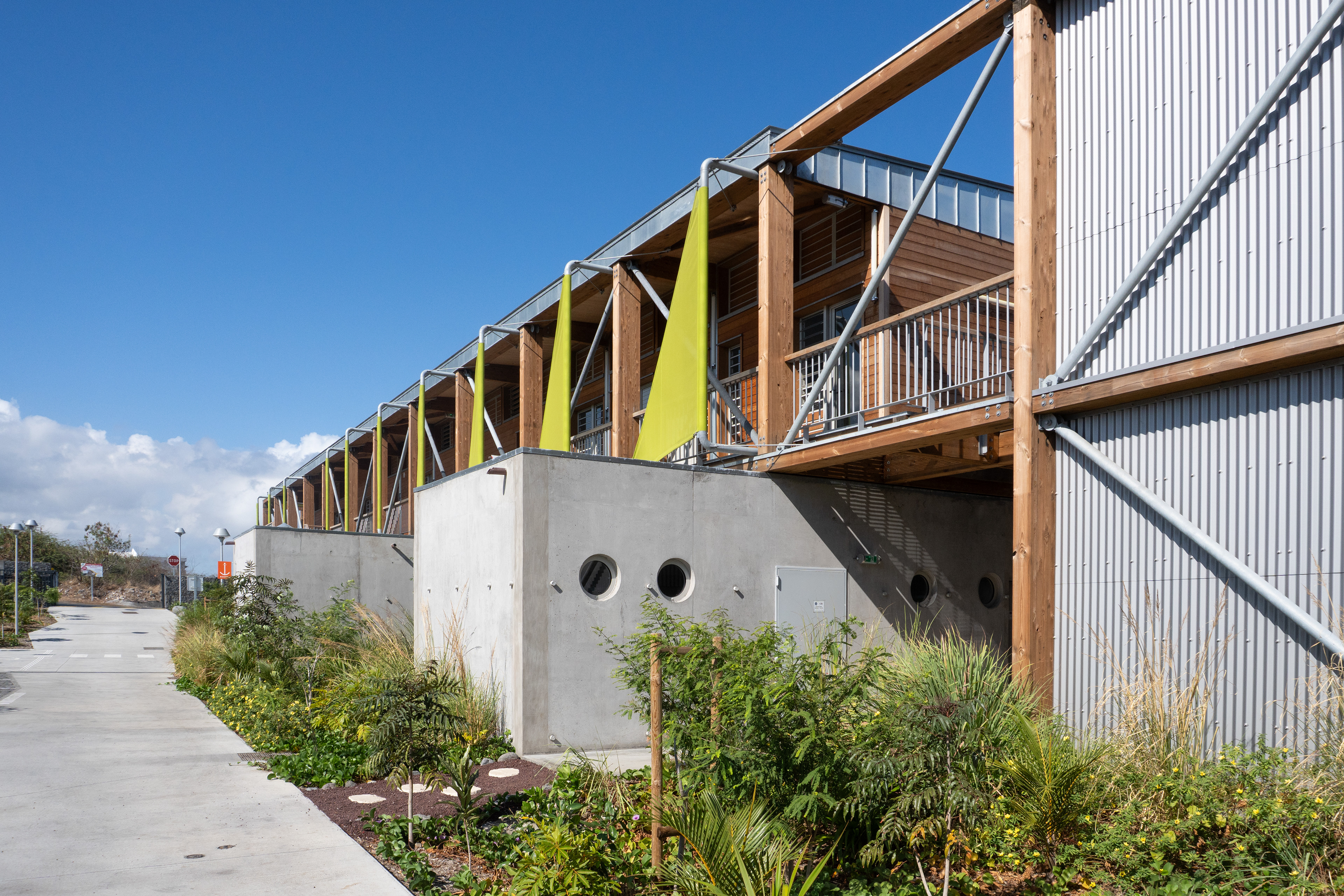 Photographie reportage architecture bioclimatique drone réunion dmsoi port