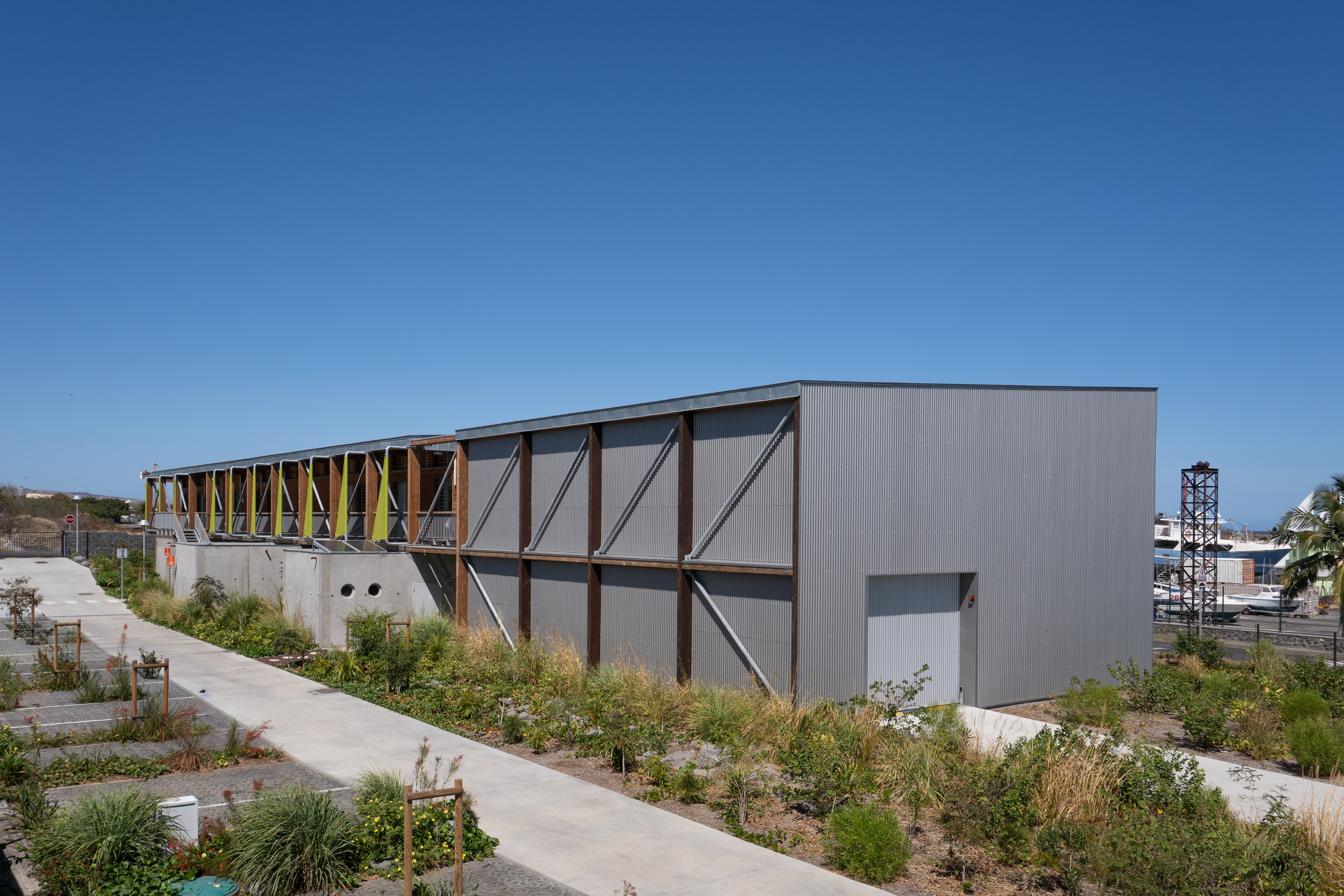 Photographie reportage architecture bioclimatique drone réunion dmsoi port