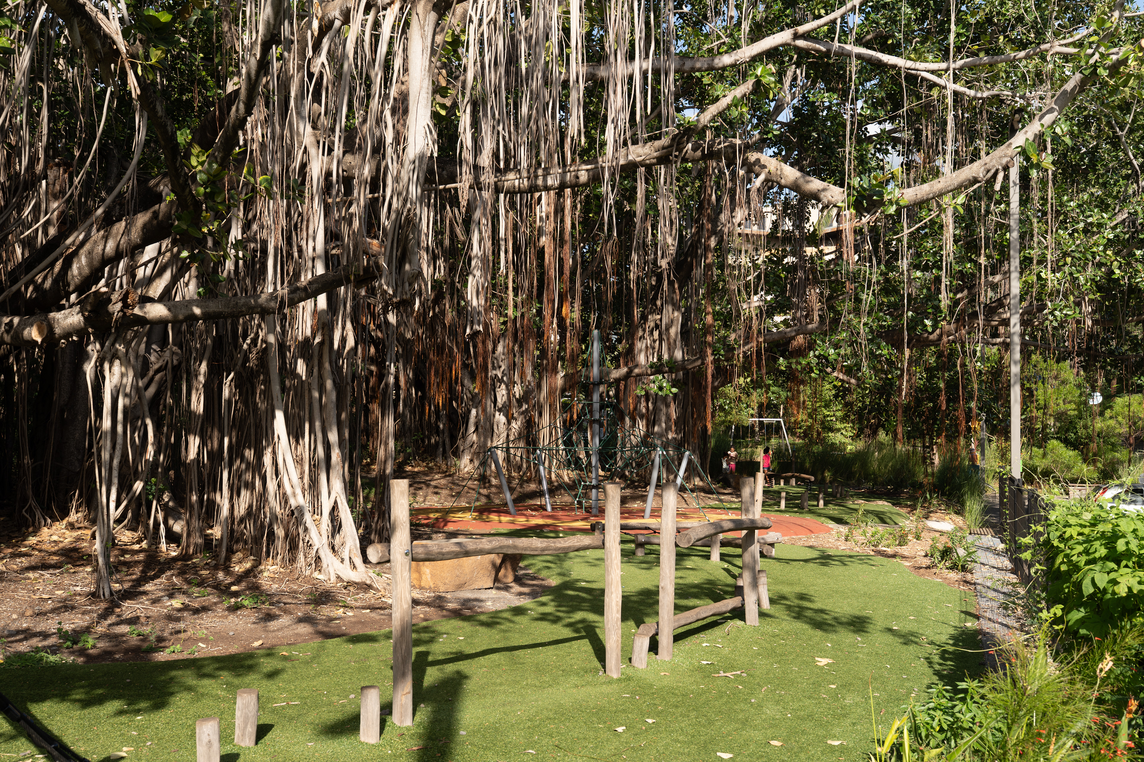 Photographie architecture réunion 974 LEU Réunion Airedejeux Coeurdeville possession