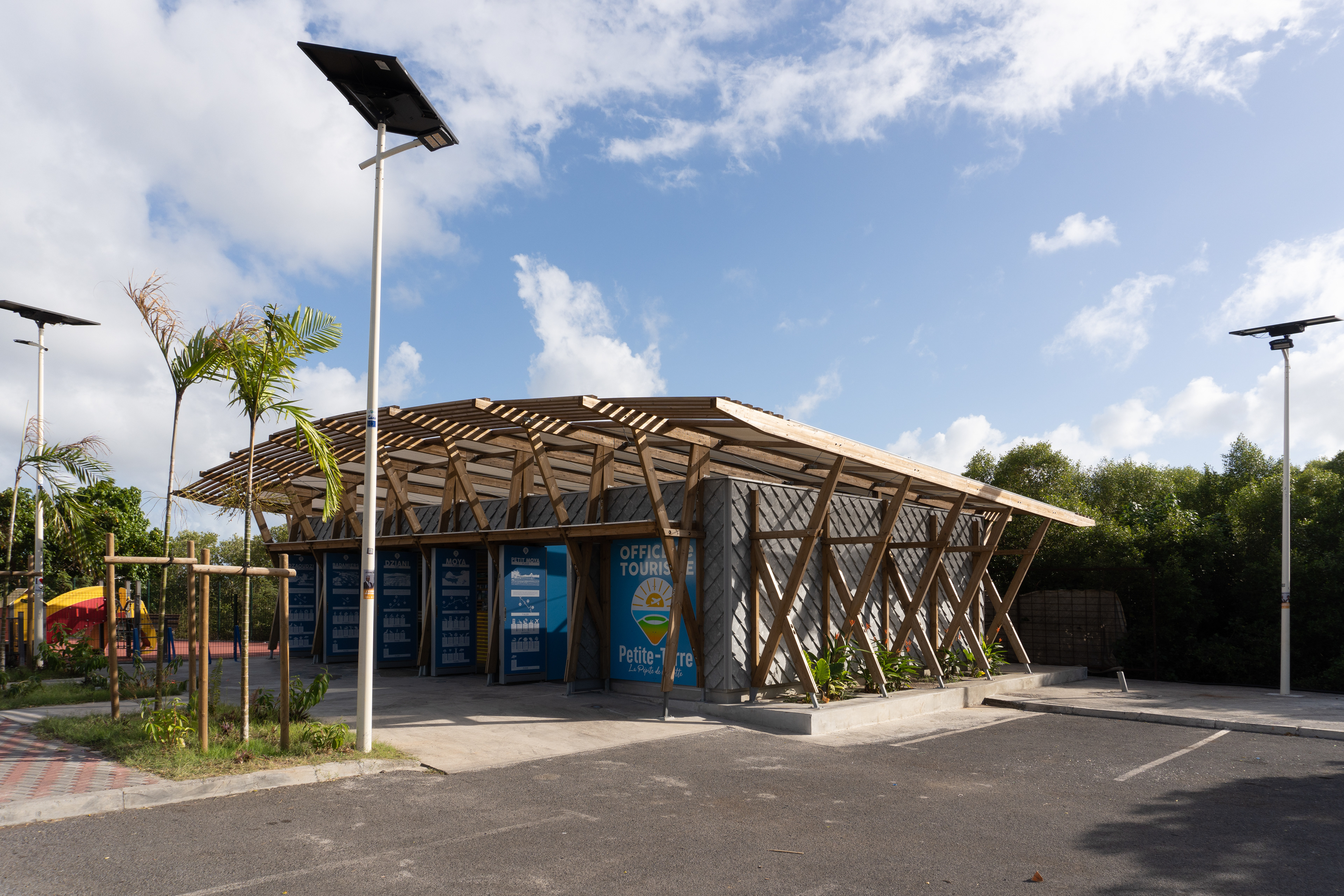Photographie architecture tropicale mayotte 976 office tourisme dzaoudzi