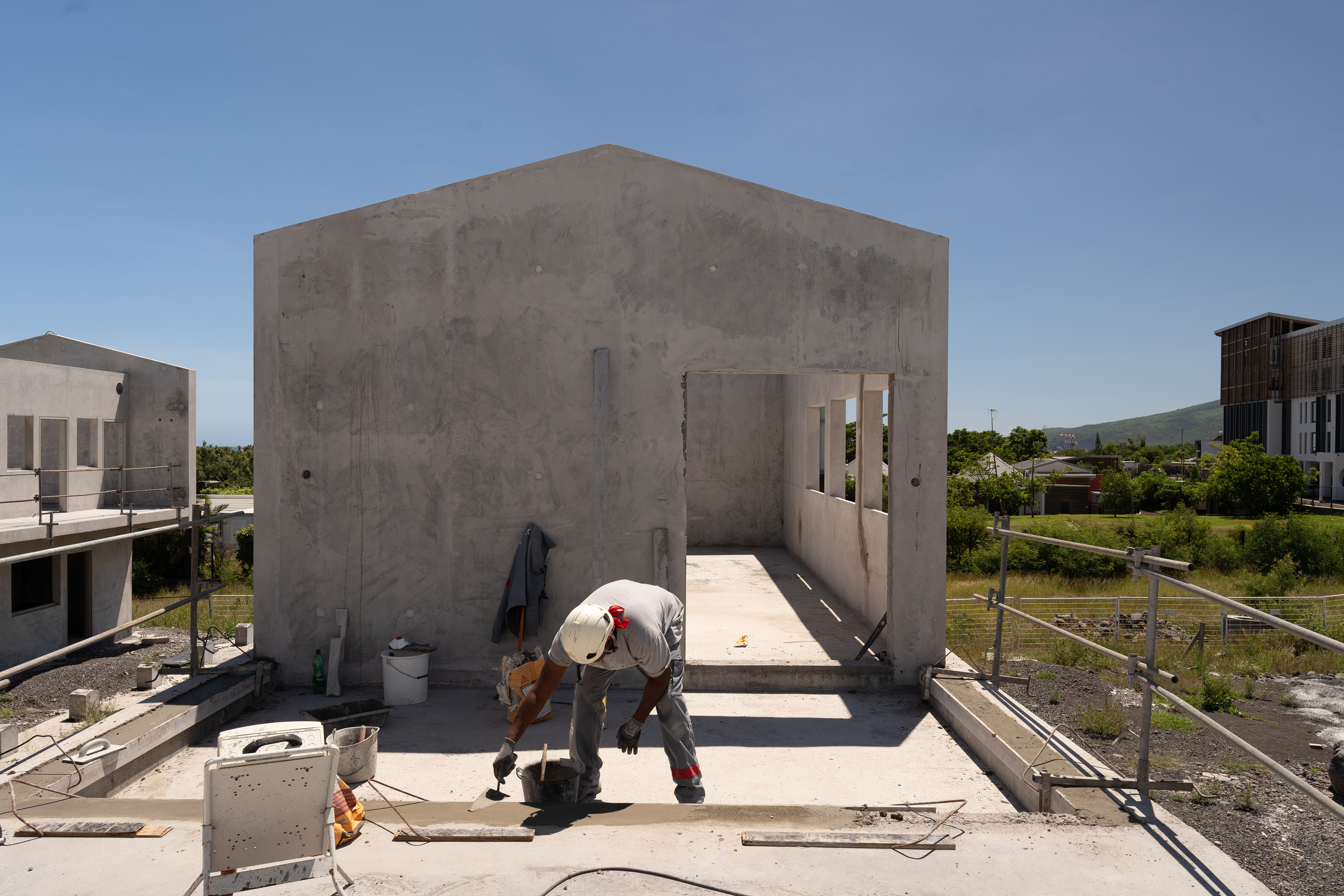 Photographie architecture tropicale réunion 974 altitude80 village austral chantier