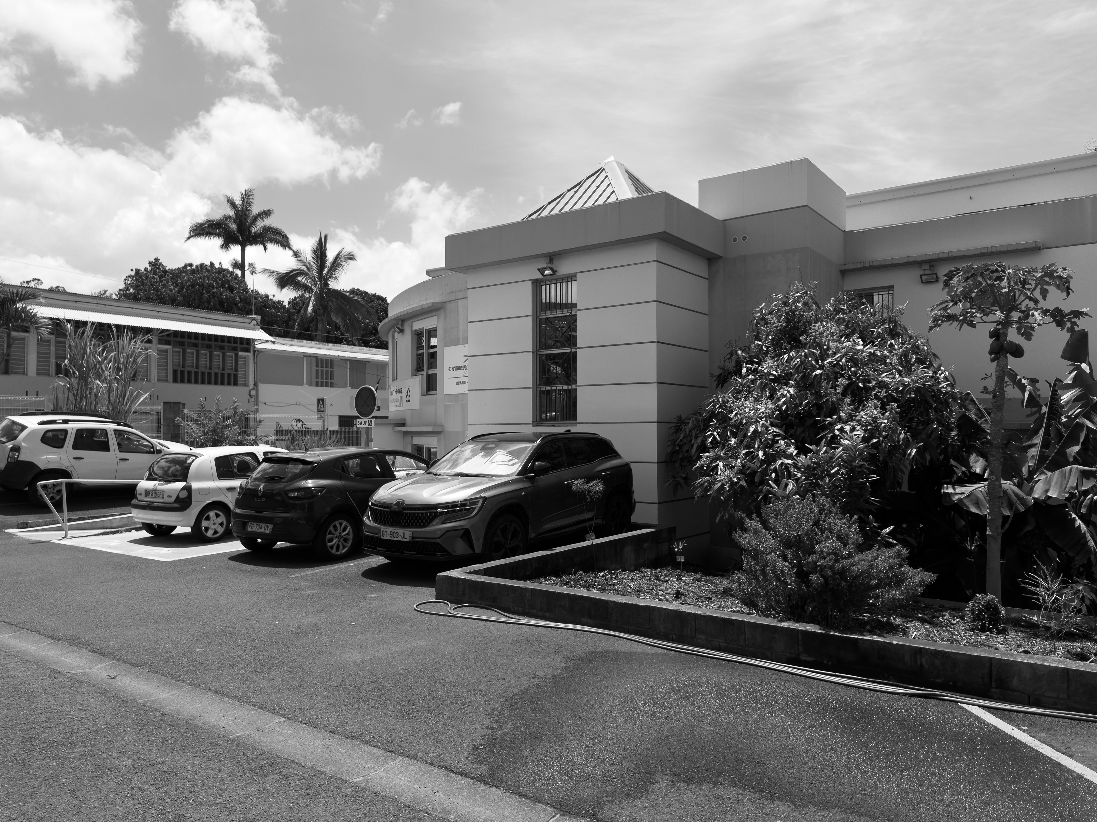 Photographie architecture tropicale réunion 974 Fianu bilitotheque étang-salé Malraux